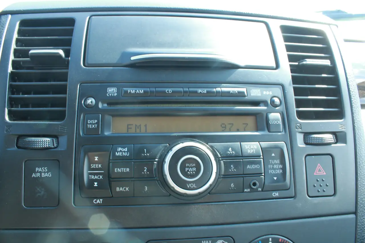 Nissan Versa снимка Nissan Versa