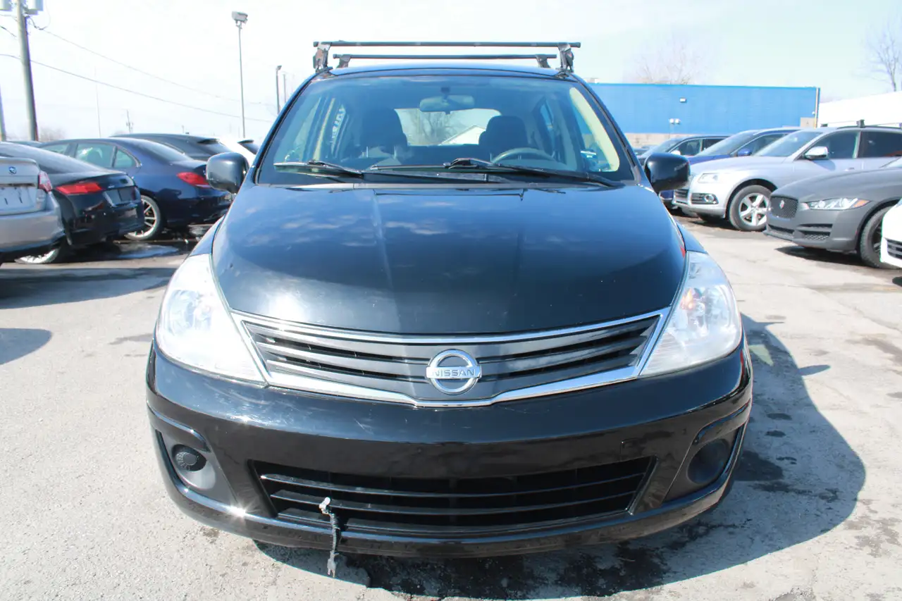 Nissan Versa снимка Nissan Versa