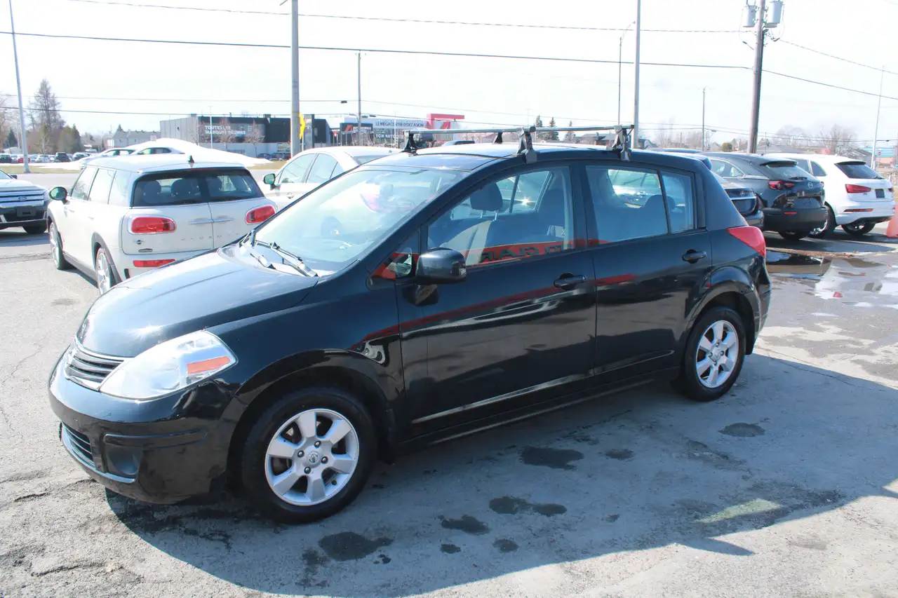 Nissan Versa снимка Nissan Versa