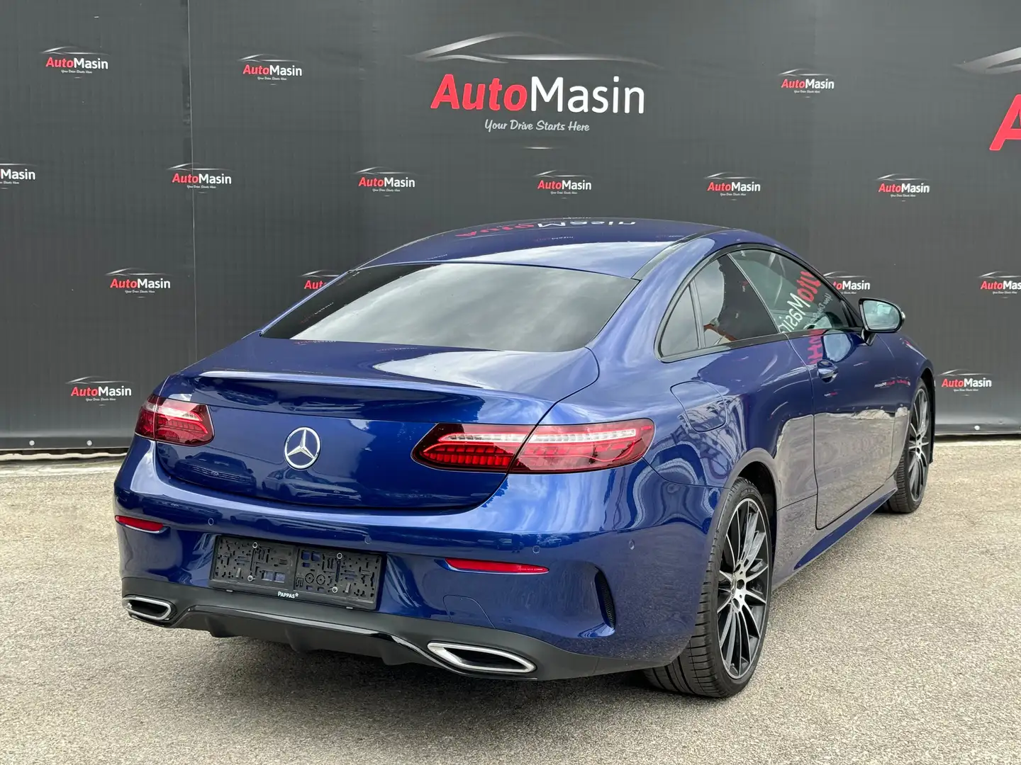 Mercedes-Benz E 220 d Coupe Aut. AMG-Line //WERKSGARANTIE// Blau - 2