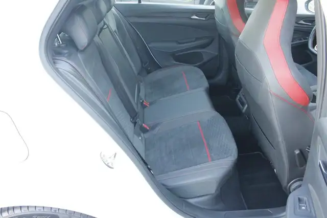 Volkswagen Golf view 12