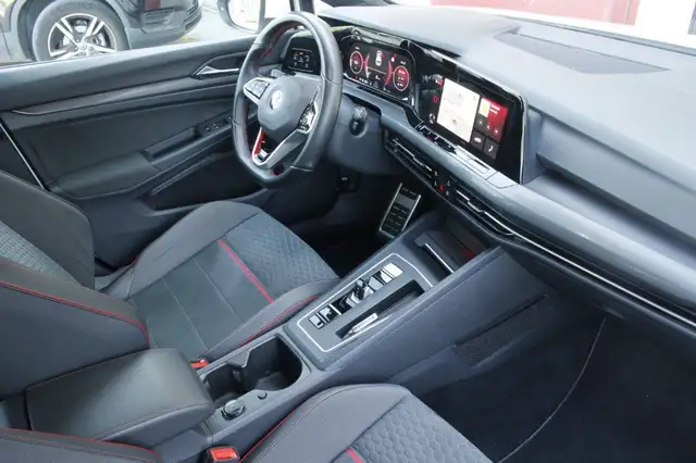 Volkswagen Golf view 6