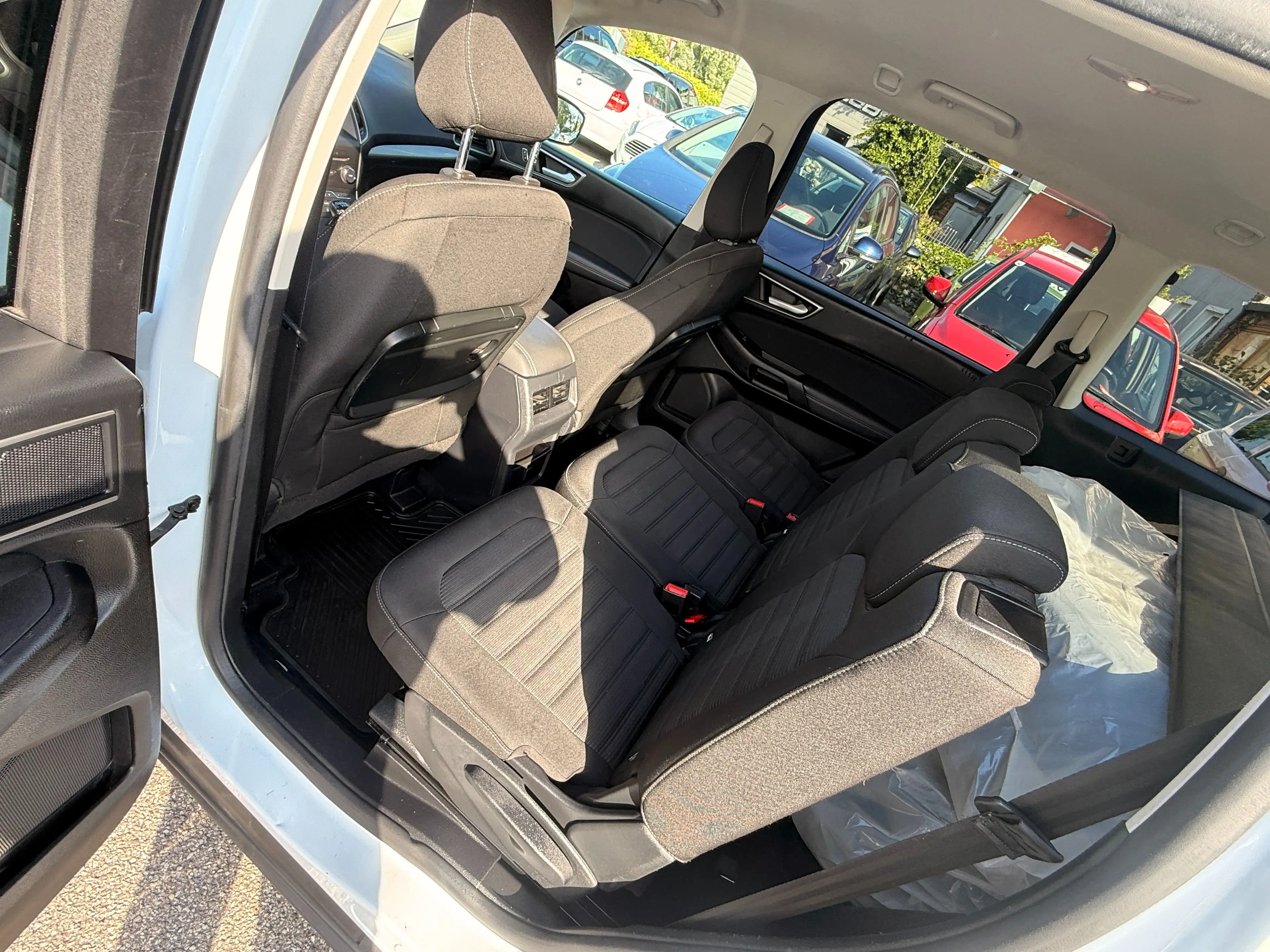 Ford Galaxy Business — photo 11