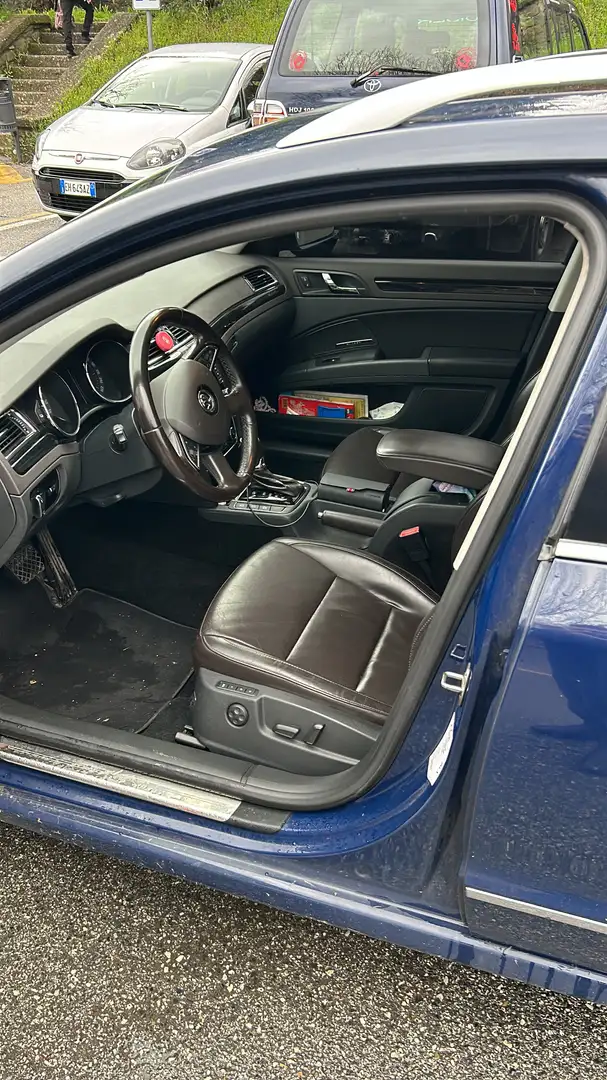 Skoda Superb Superb II 2008 Wagon Wagon 2.0 tdi Laurin Modrá - 2