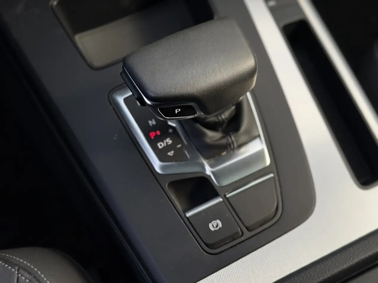 Audi Q5 снимка Audi Q5