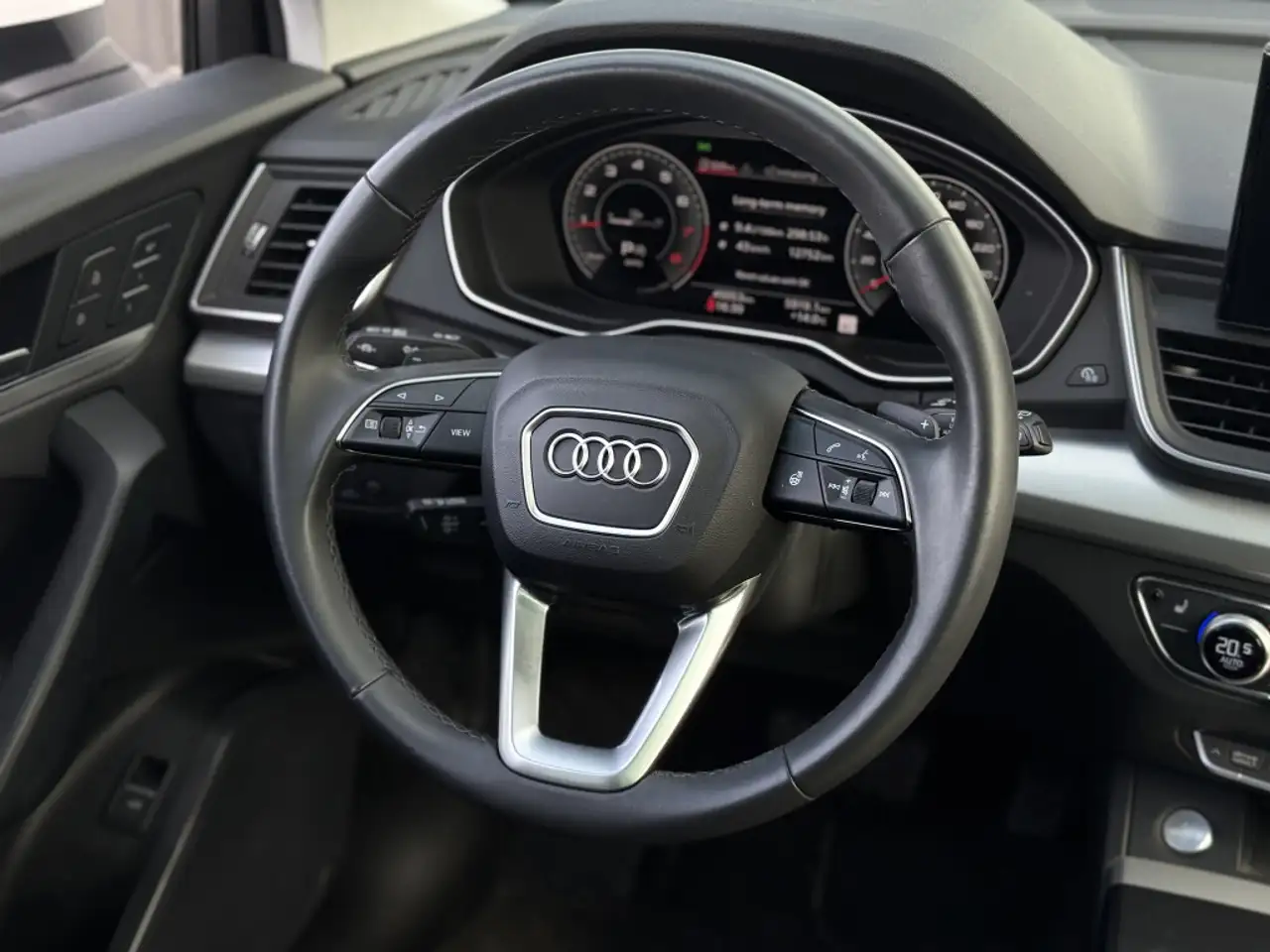 Audi Q5 снимка Audi Q5