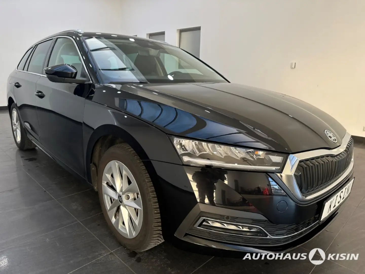 Skoda Octavia Style 4x4 2.0 TSI Aut/AHK /HUD /CAM /Memory Schwarz - 2