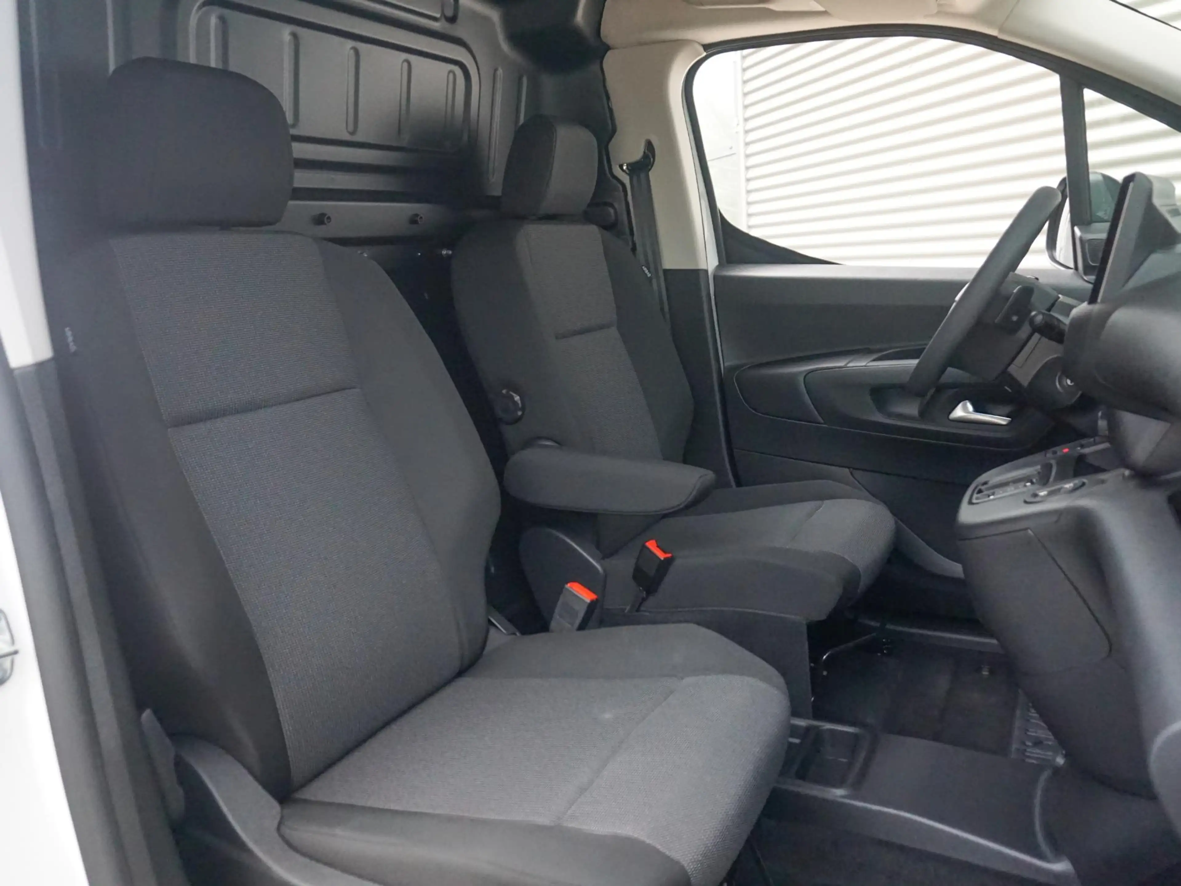 Opel Combo-e Electric L2 50kWh | camera | Apple Carplay/Android — photo 15