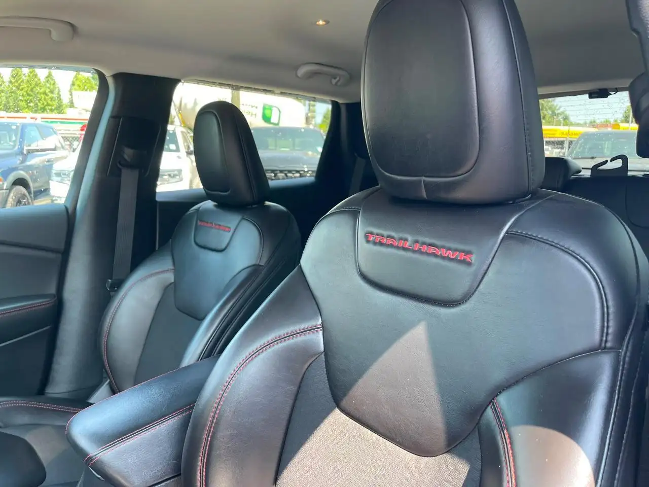 Jeep Cherokee снимка Jeep Cherokee