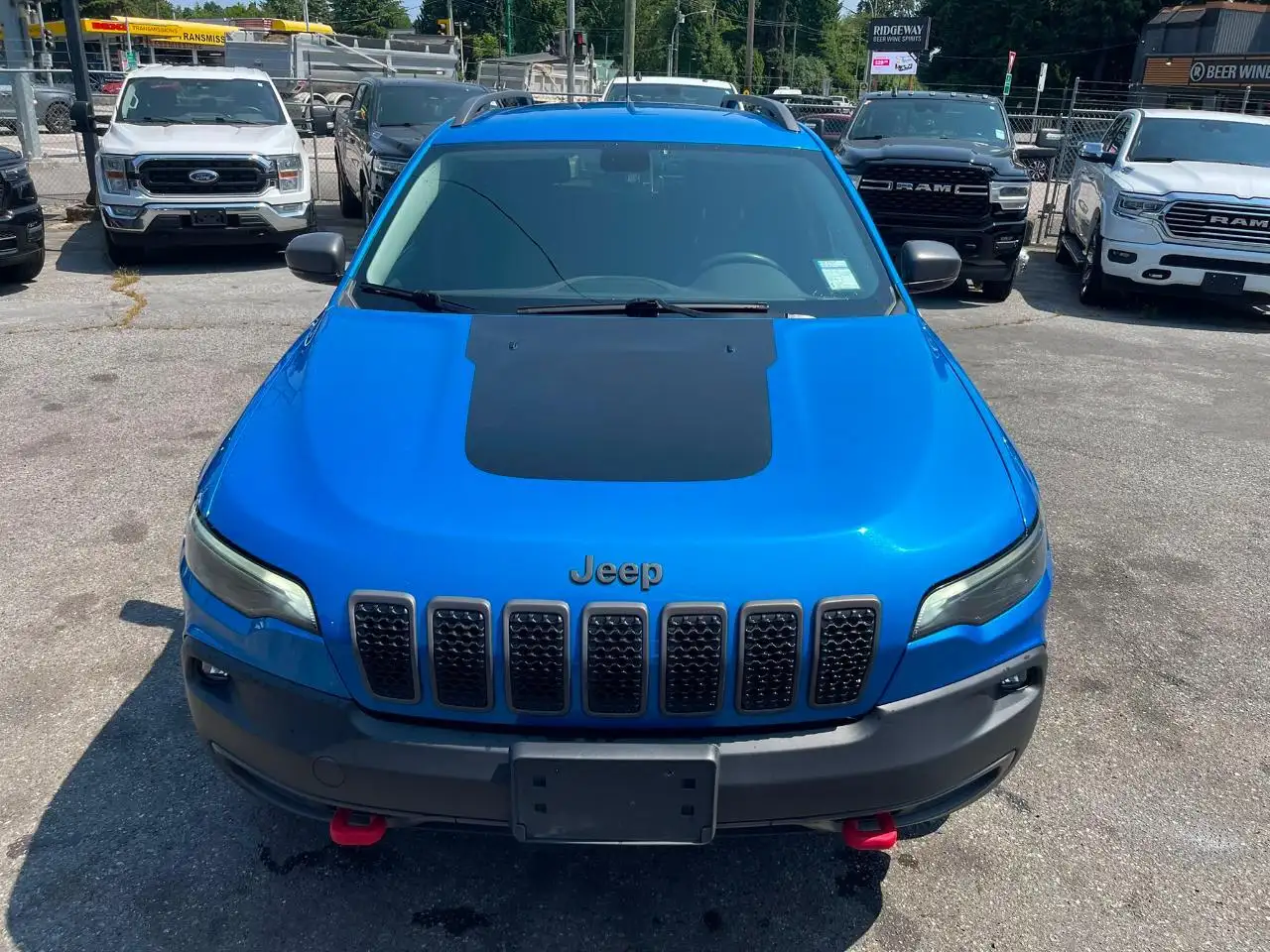 Jeep Cherokee снимка Jeep Cherokee