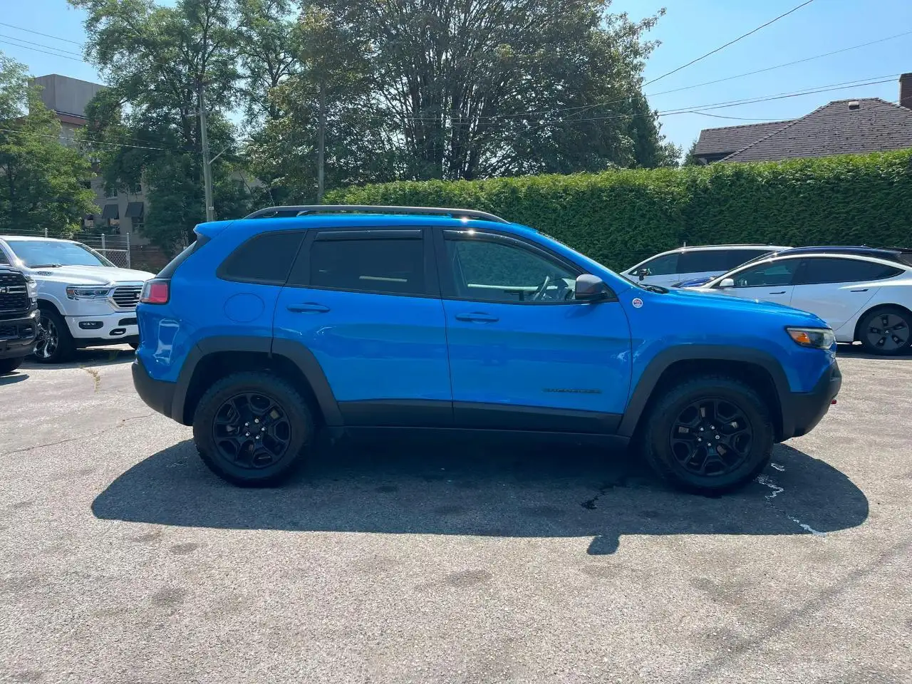 Jeep Cherokee снимка Jeep Cherokee