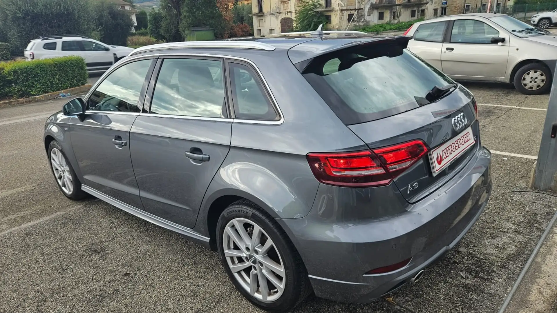 Audi A3 A3 Sportback Ambition 30 1.6 tdi 116cv Grigio - 2