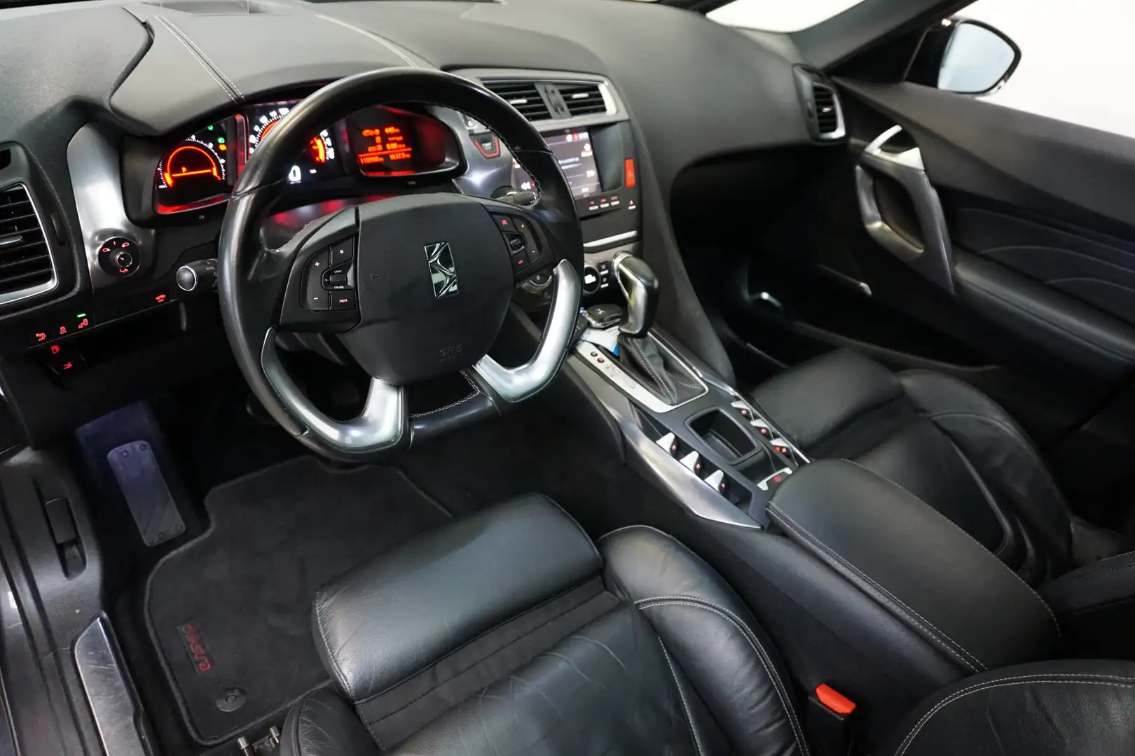 DS Automobiles DS 5 1.6 THP Business Executive 165 PK! AUTOMAAT! PANO Gris - 2