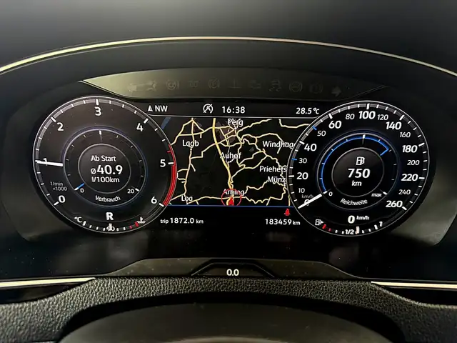 Volkswagen Passat view 14