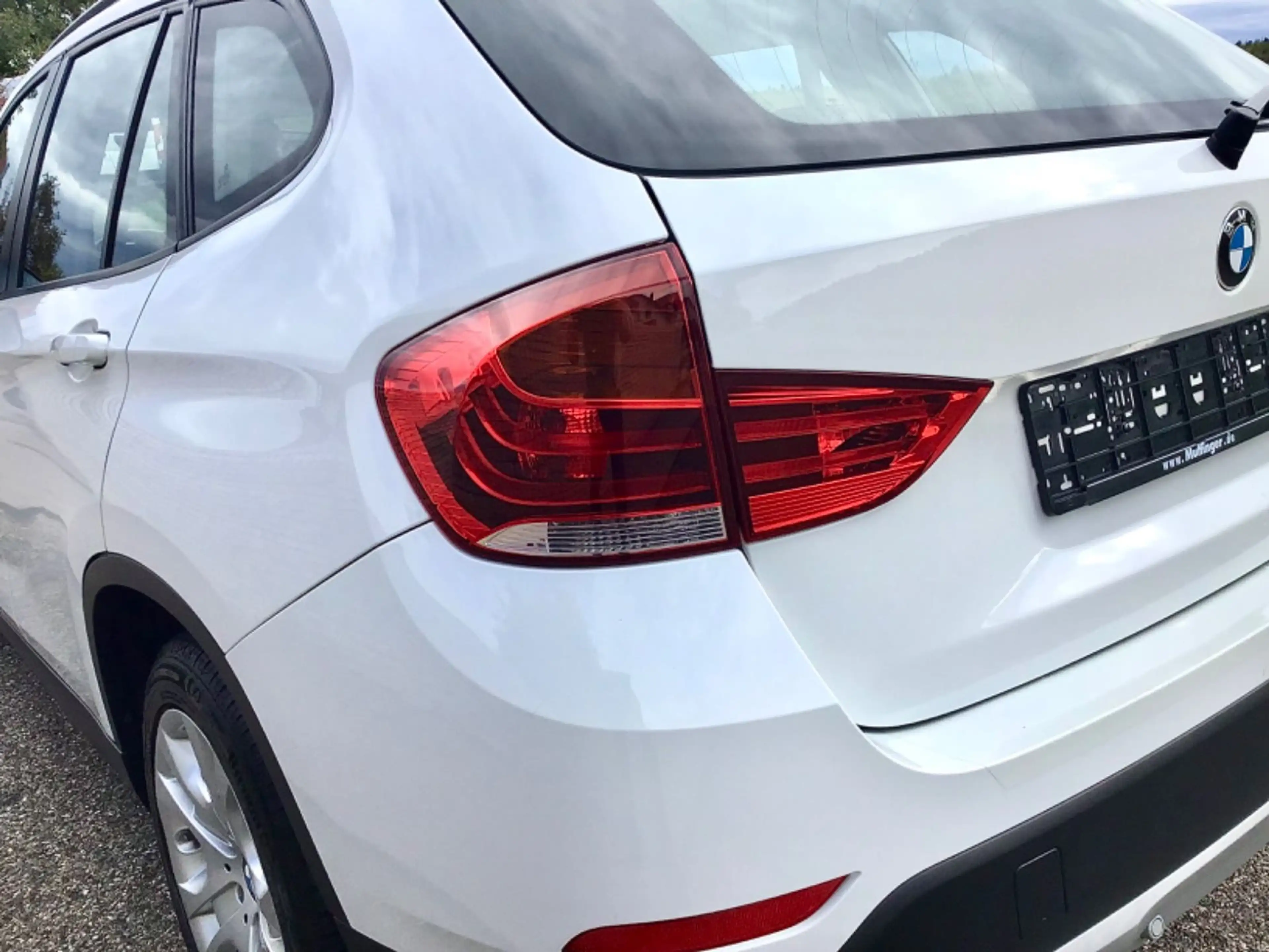 BMW X1 sDrive 18 i ADVANTAGE - NAVI*BI-XENON*AHK*PDC*8 Fach bereift*Fahrradträger-1 HAND*TOP Zstd. !! — photo 6