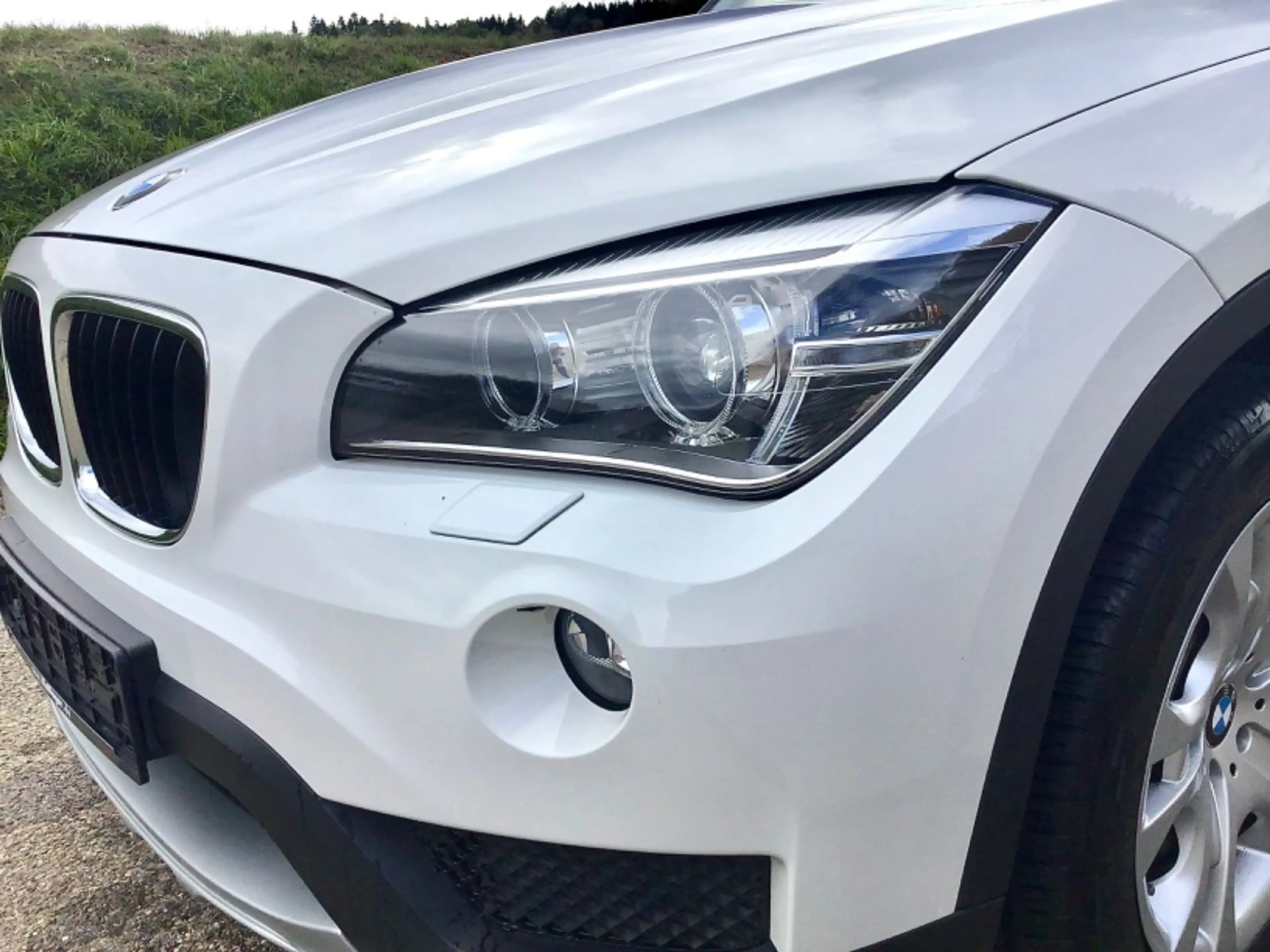 BMW X1 sDrive 18 i ADVANTAGE - NAVI*BI-XENON*AHK*PDC*8 Fach bereift*Fahrradträger-1 HAND*TOP Zstd. !! — photo 5