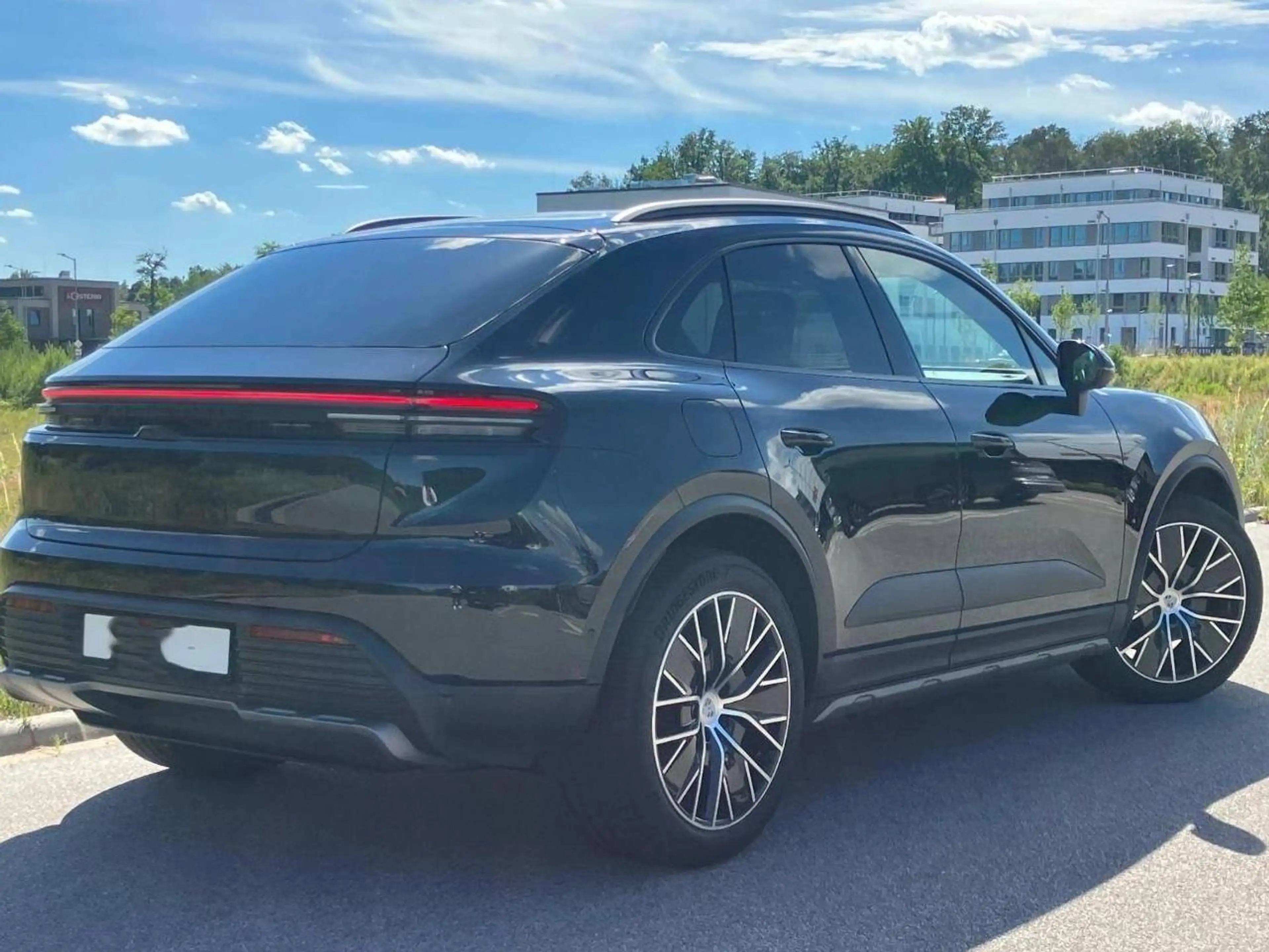 Porsche Macan Macan Hinterachslenkung BOSE Luftfederung 2 — photo 7