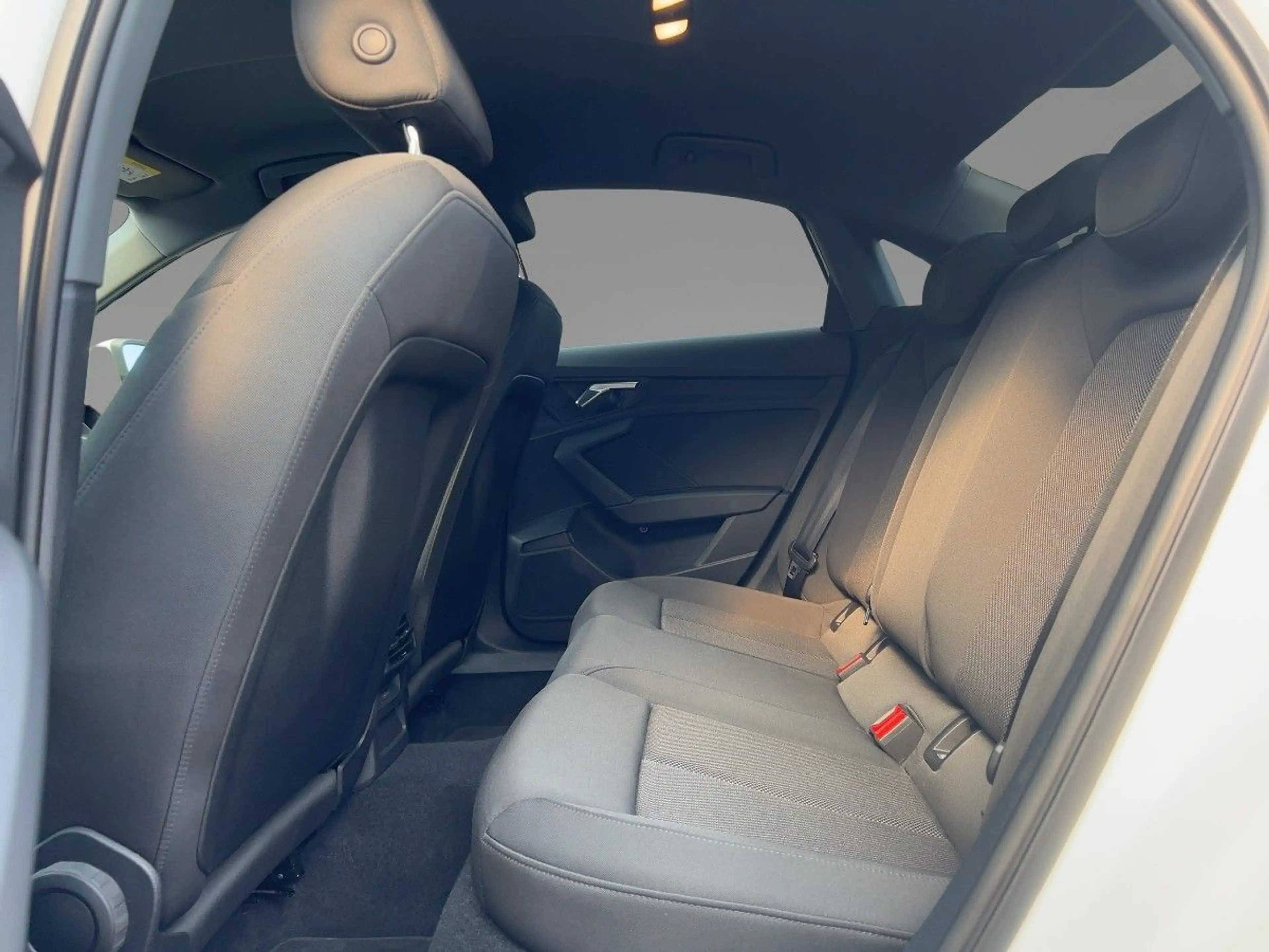 Audi A3 35 TFSI S tronic Navi LED Kamera — photo 9