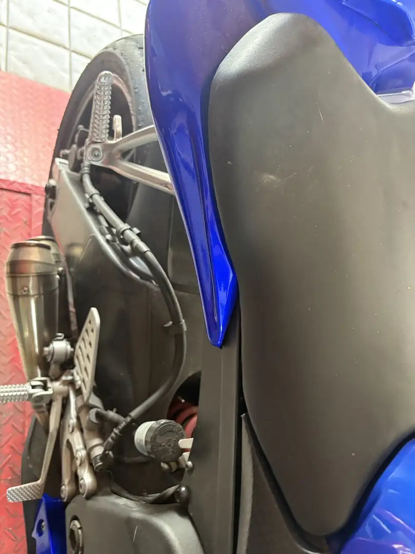 Yamaha YZF-R6 - 1