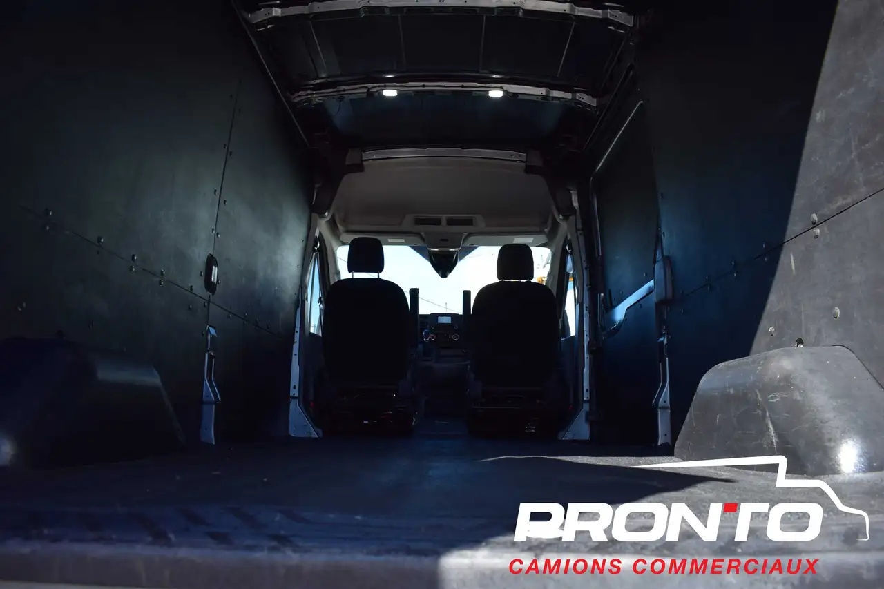 Ford Transit Cargo Van снимка Ford Transit Cargo Van