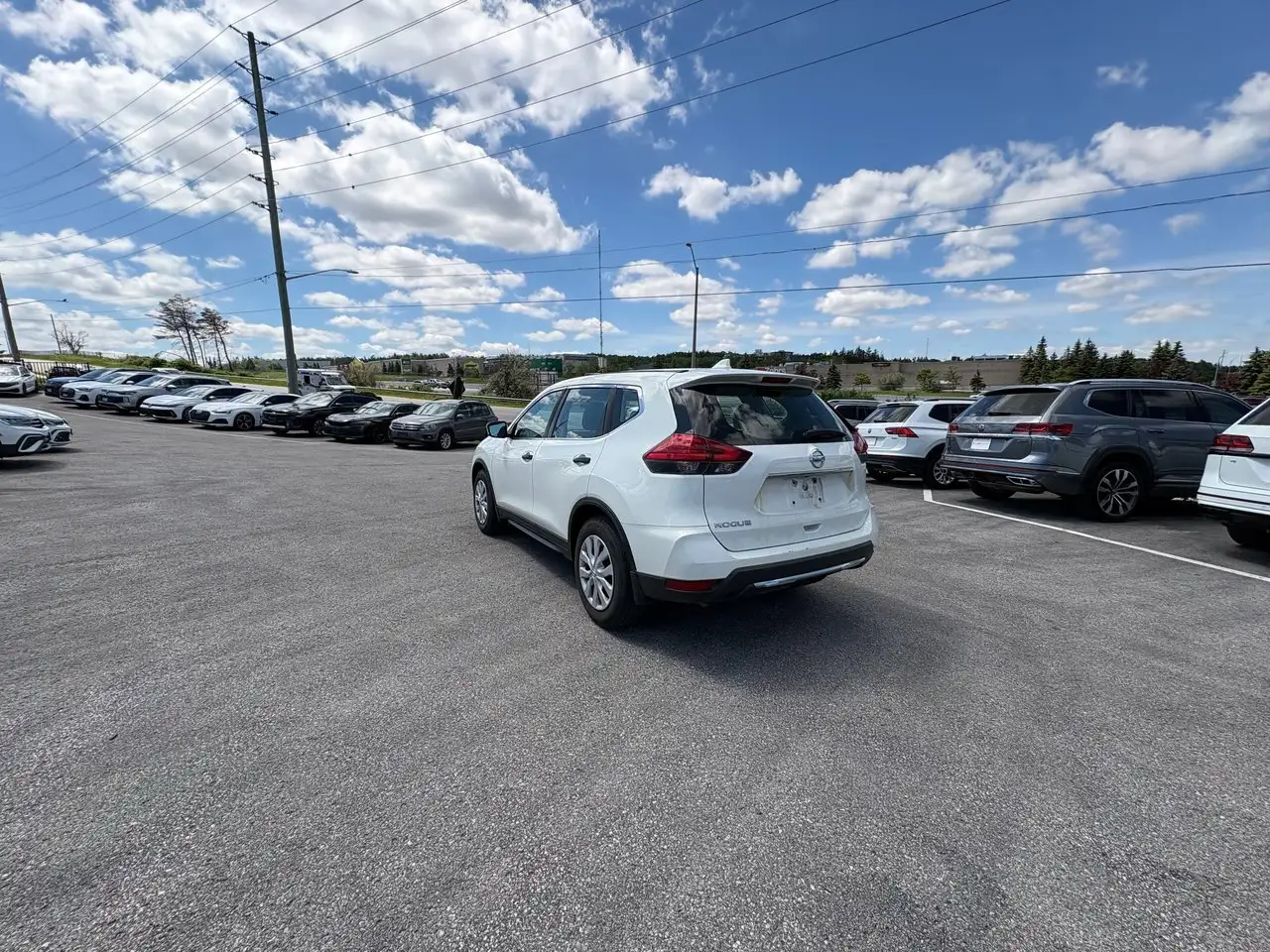 Nissan Rogue снимка Nissan Rogue