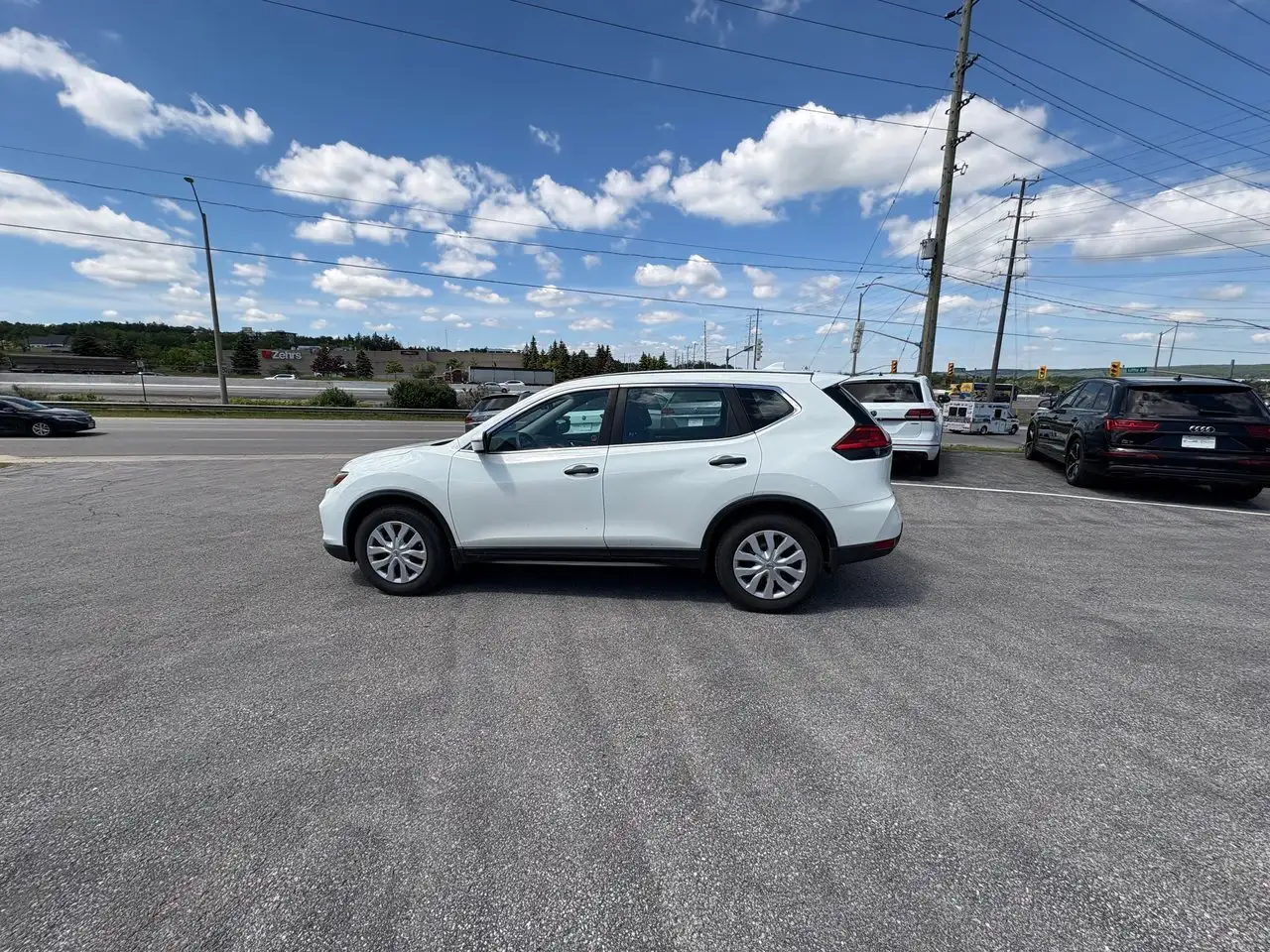 Nissan Rogue снимка Nissan Rogue