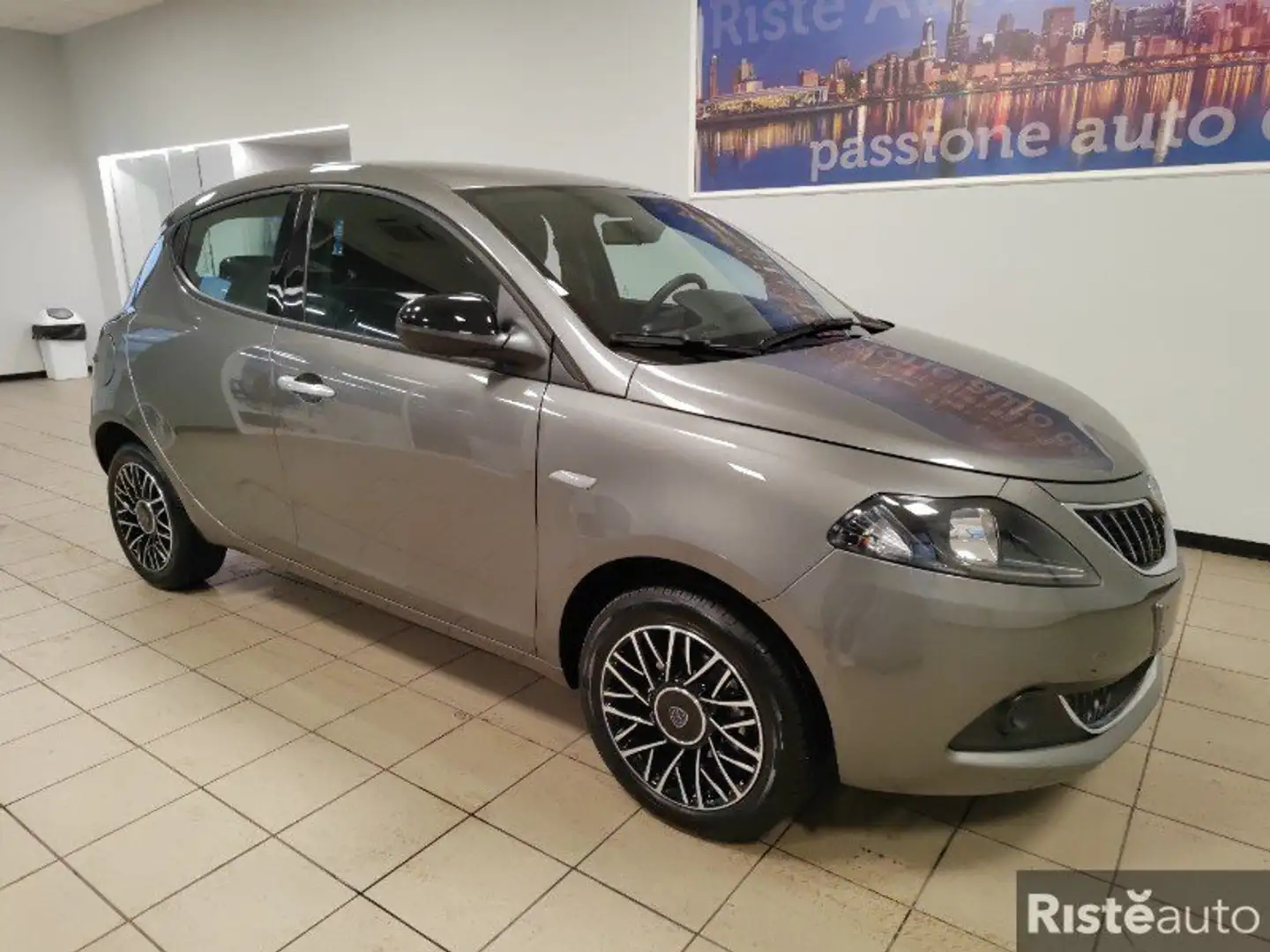 Lancia Ypsilon Ypsilon 1.0 FireFly 5 porte S&S Hybrid Platino Grigio - 1