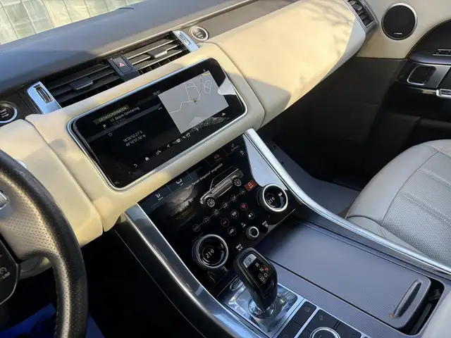 Land Rover Range Rover Sport view 15