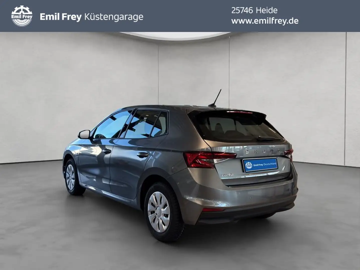 Skoda Fabia 1.0 MPI Essence Gris - 1