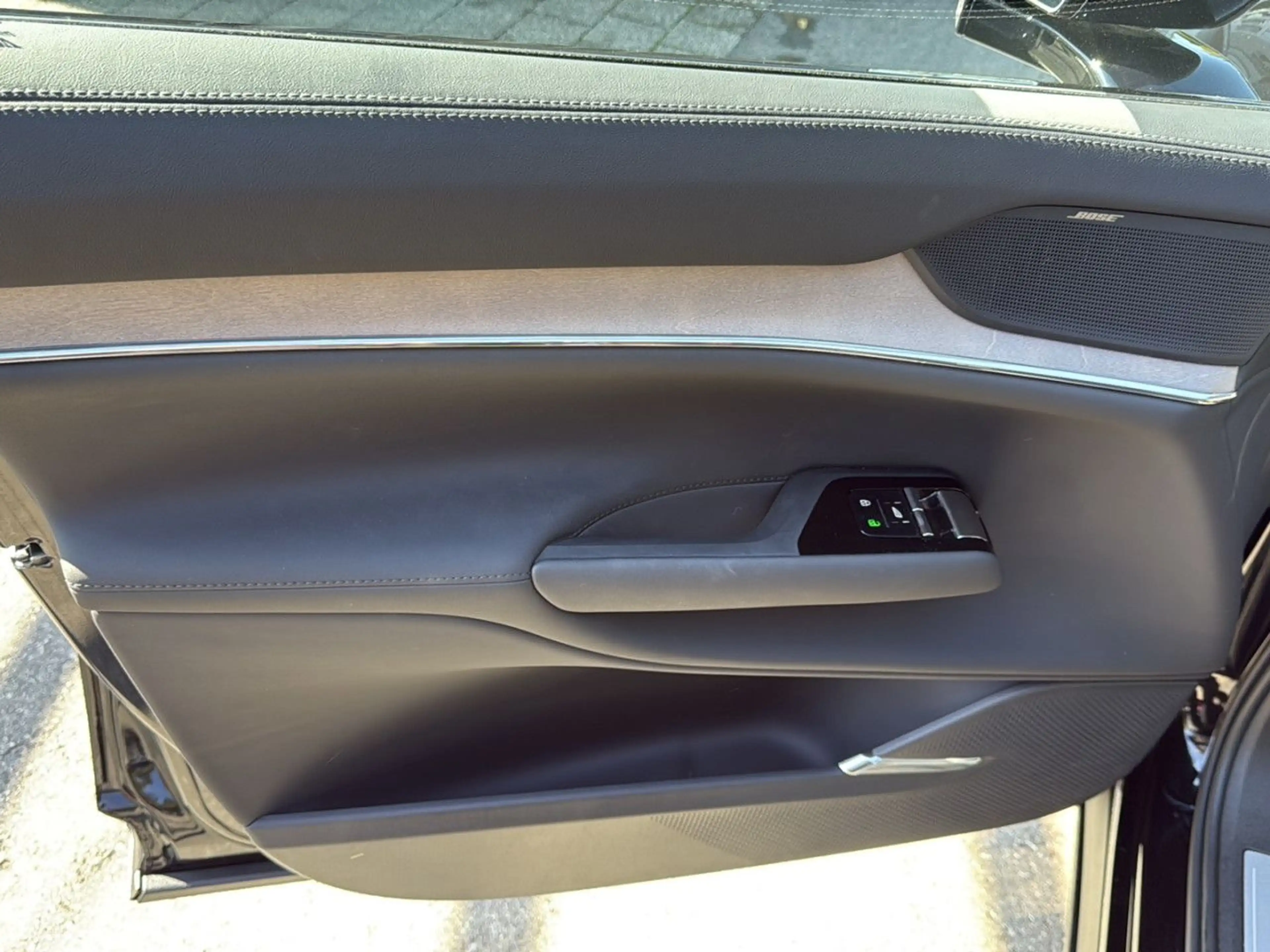 Volvo EX90 Plus Twin Motor Pure Electric AWD Bluetooth — photo 13