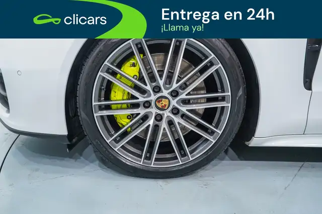 Porsche Panamera view 11