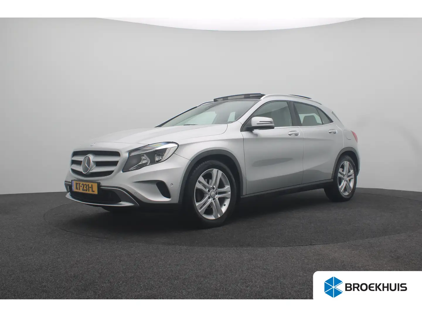 Mercedes-Benz GLA 200 Ambition Comfort | Airco | Bandenspanningscontrole Grijs - 1