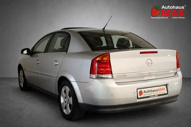 Opel Vectra view 3