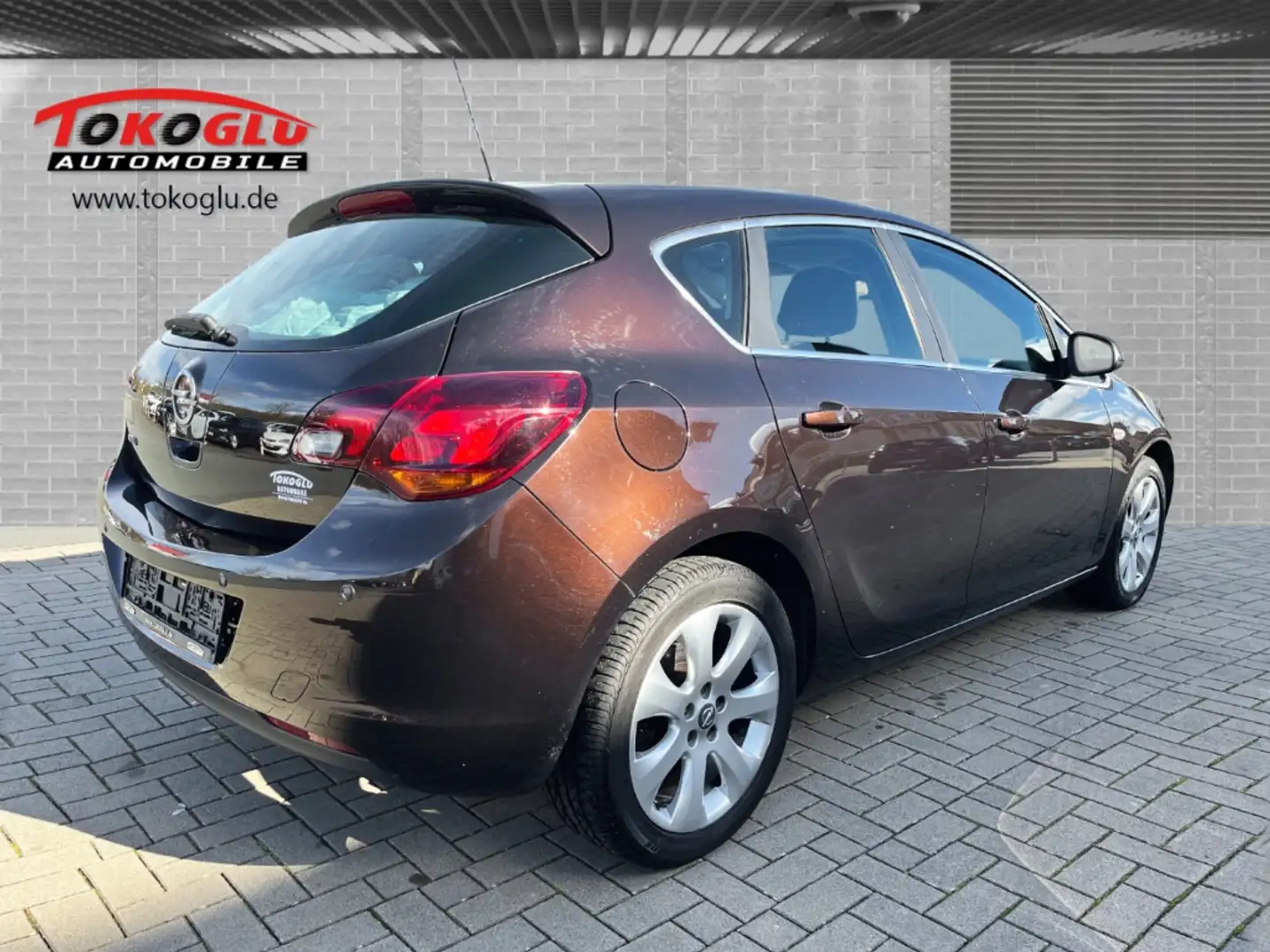 Opel Astra J Innovation 1.6 Bi-Xenon Kurvenlicht Mehrzonenkli Brun - 2