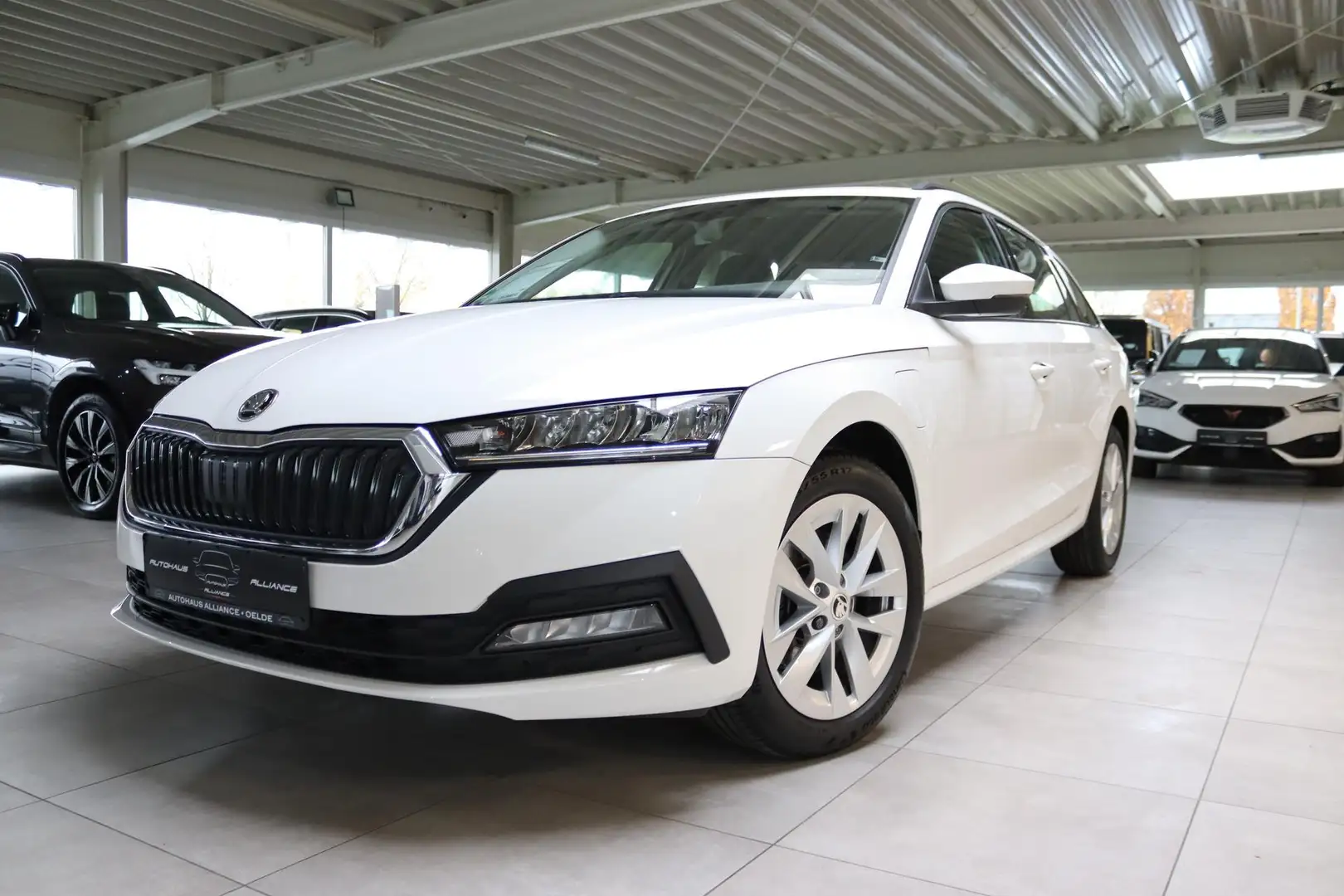 Skoda Octavia Combi 1.4 TSI iV Ambition OPF 110 kW (150 PS), ... Blanc - 1