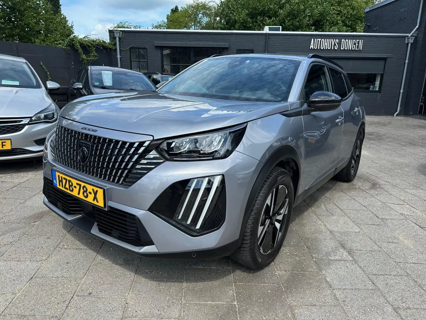 Peugeot 2008 1.2 (131pk) Allure! Aut! Navi! Apple/Android Carpl Gris - 1