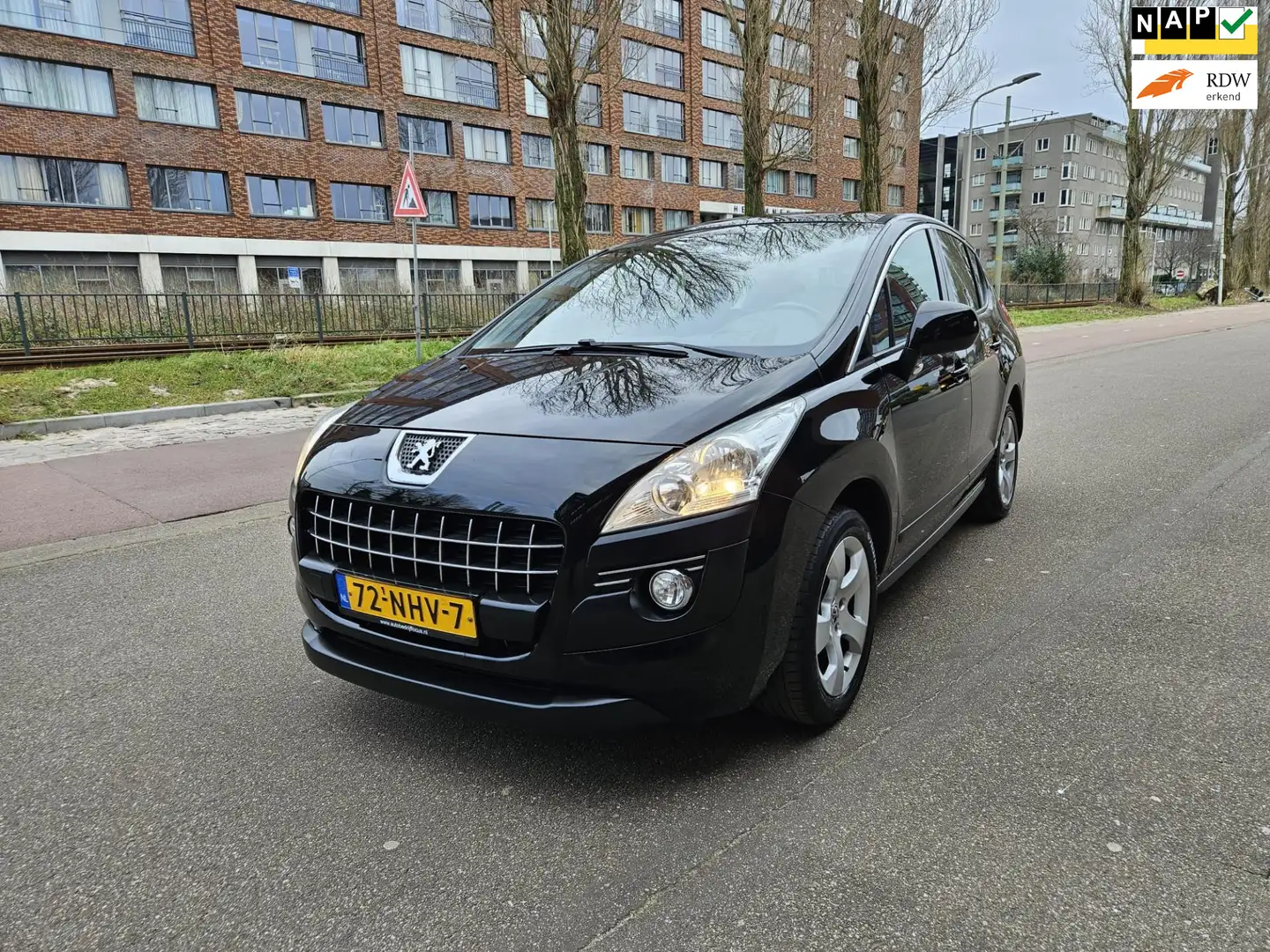 Peugeot 3008 1.6 VTi ST Fekete - 1
