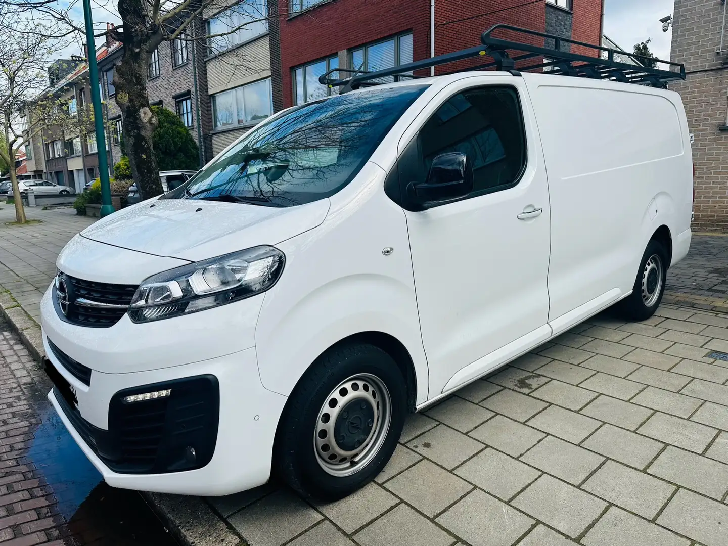 Opel Vivaro 2.0 TD AUTOMATIC LONG CHASSIS 2022 43000KM 25.500 Wit - 1