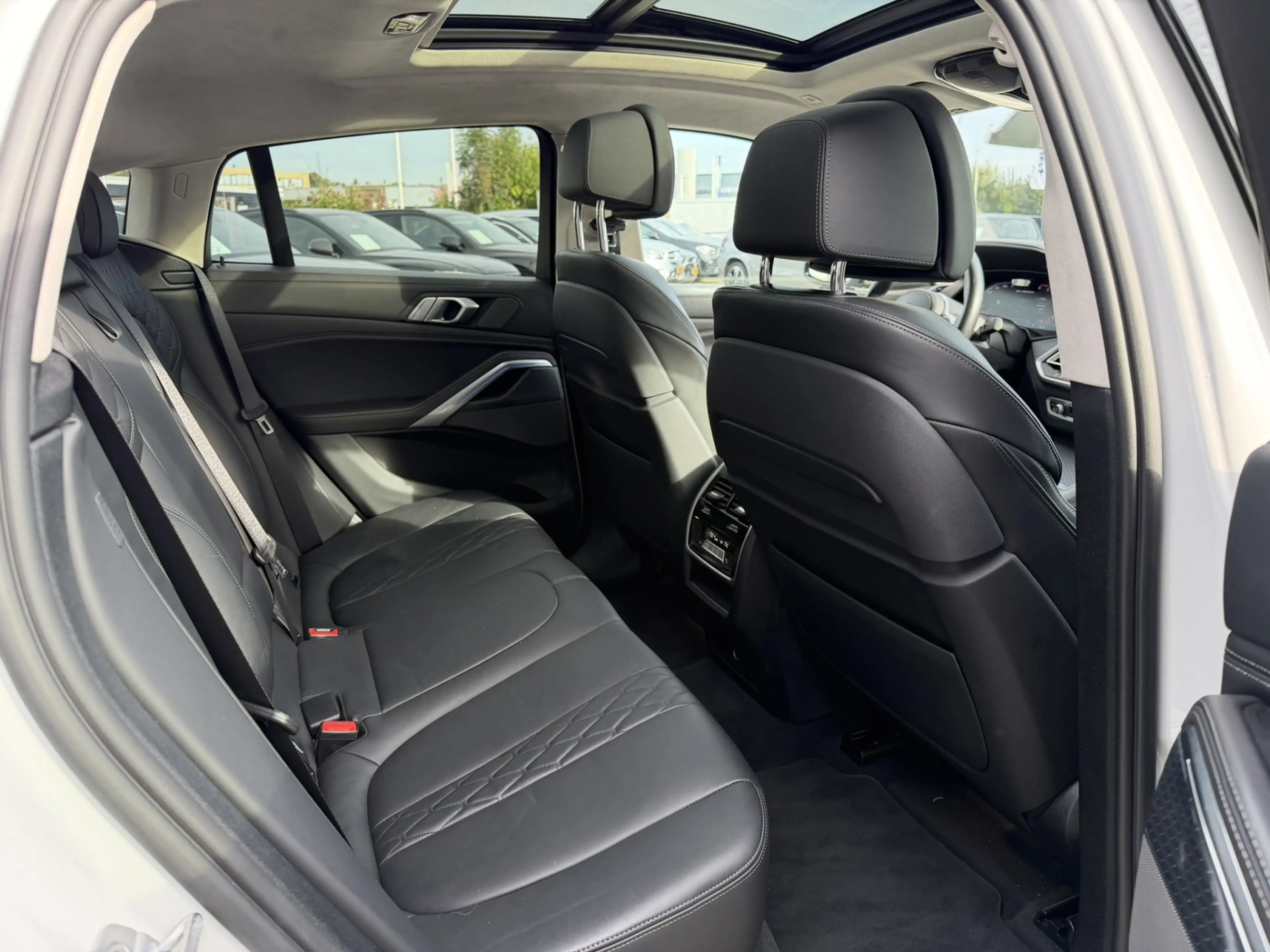 BMW X6 M50d 400 PK xDrive High Executive M Sport Trekhaak — photo 40