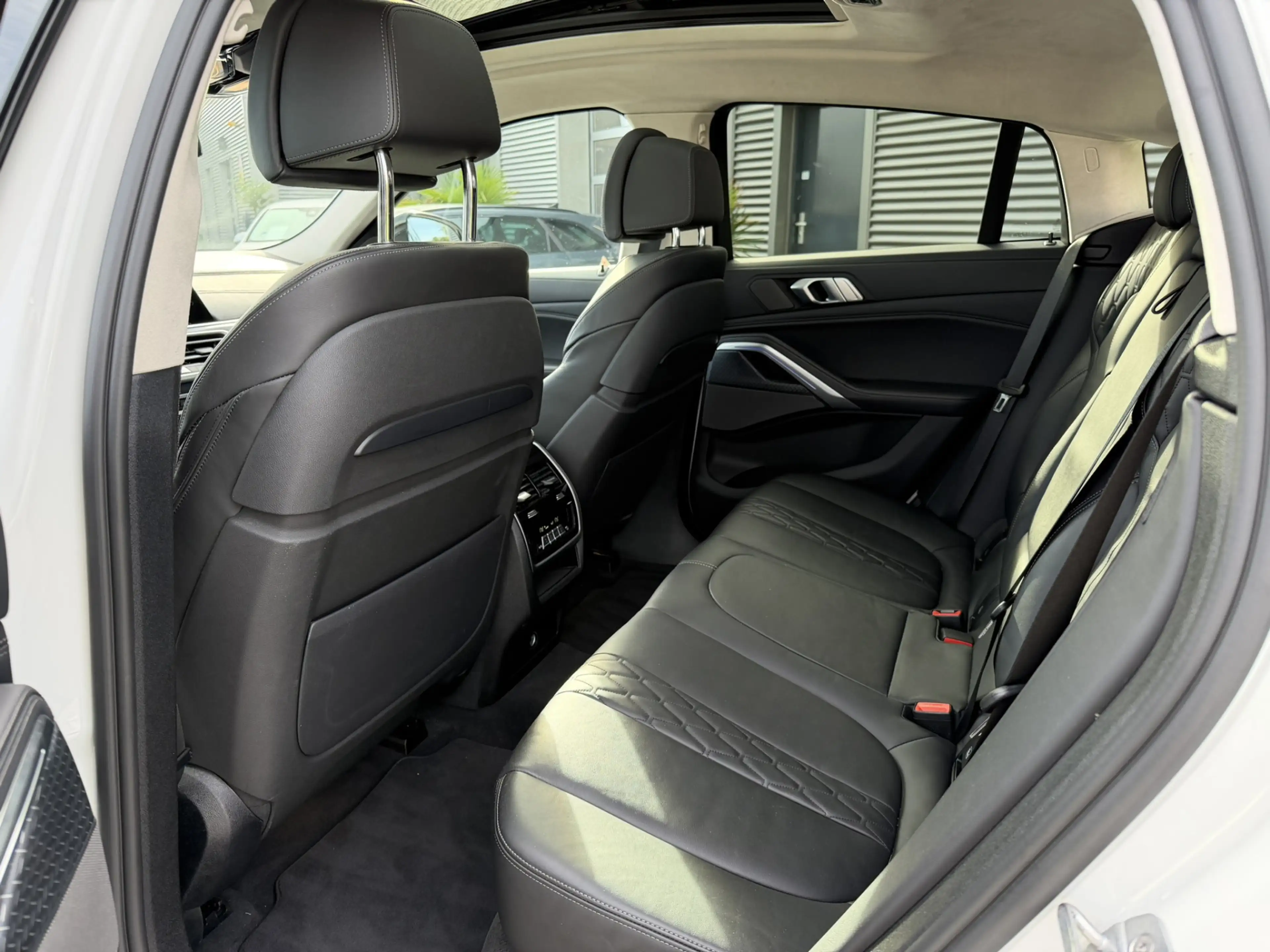 BMW X6 M50d 400 PK xDrive High Executive M Sport Trekhaak — photo 35