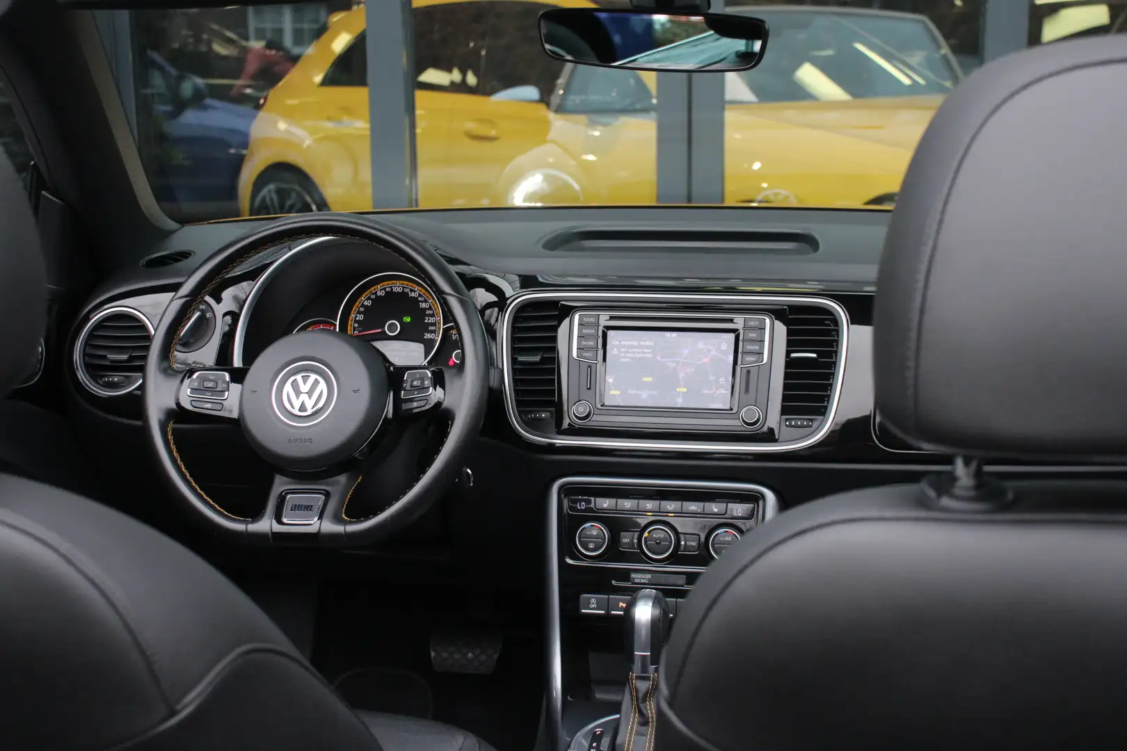 Volkswagen Beetle Cabriolet 1.2 TSI Dune Navi/Pdc/Ecc/Led/Leder/18In Gelb - 2