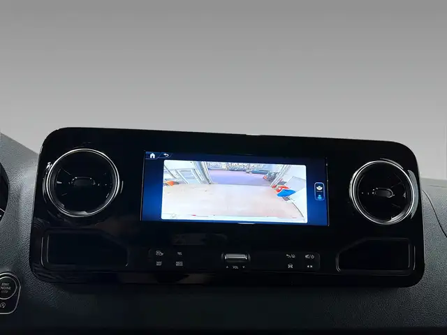 Mercedes-Benz Sprinter view 14