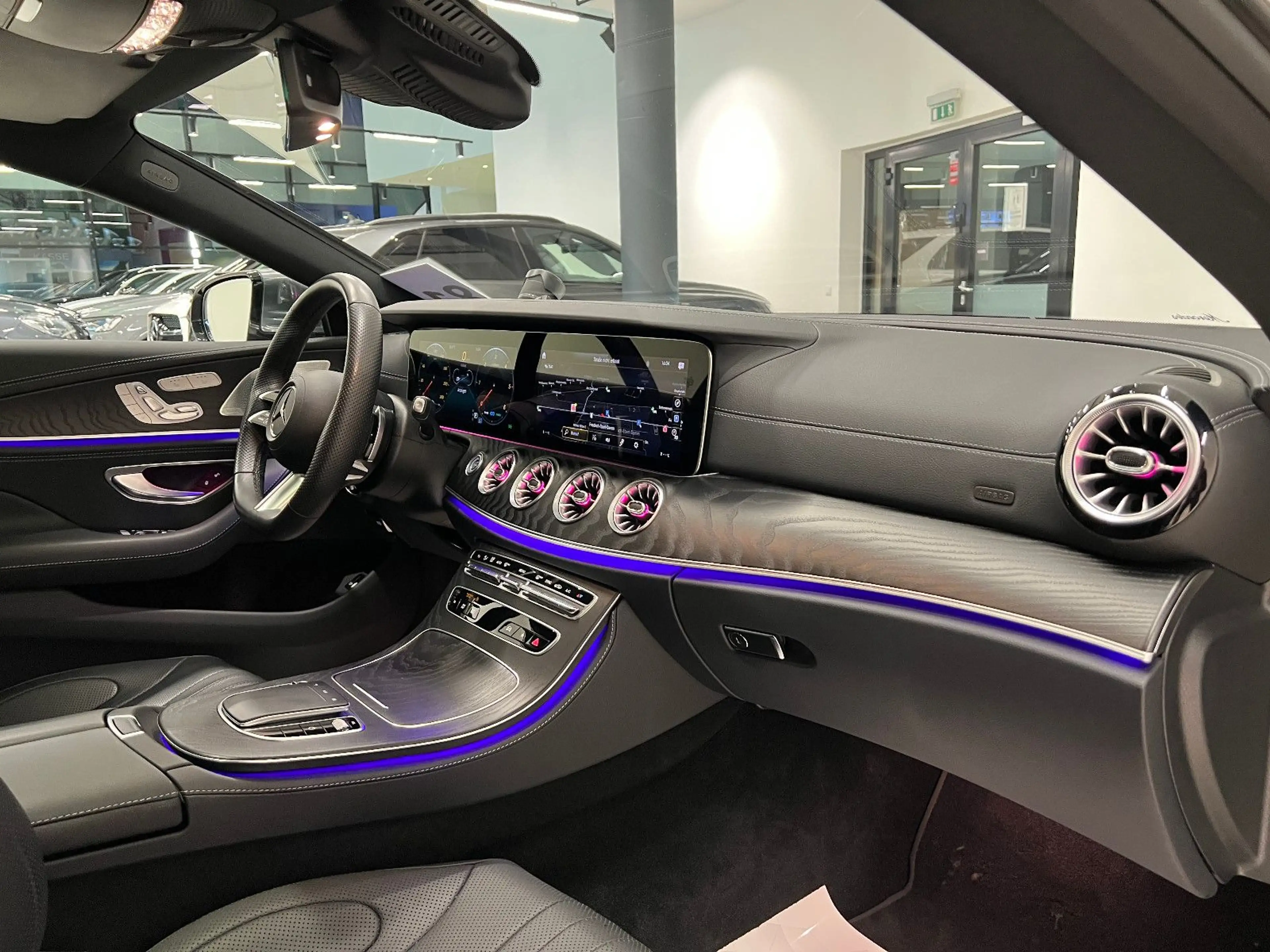 Mercedes-Benz CLS 300 d|AMG|DISTR|SCHIEBEDACH|MEMO|360°|BURMES| — photo 6