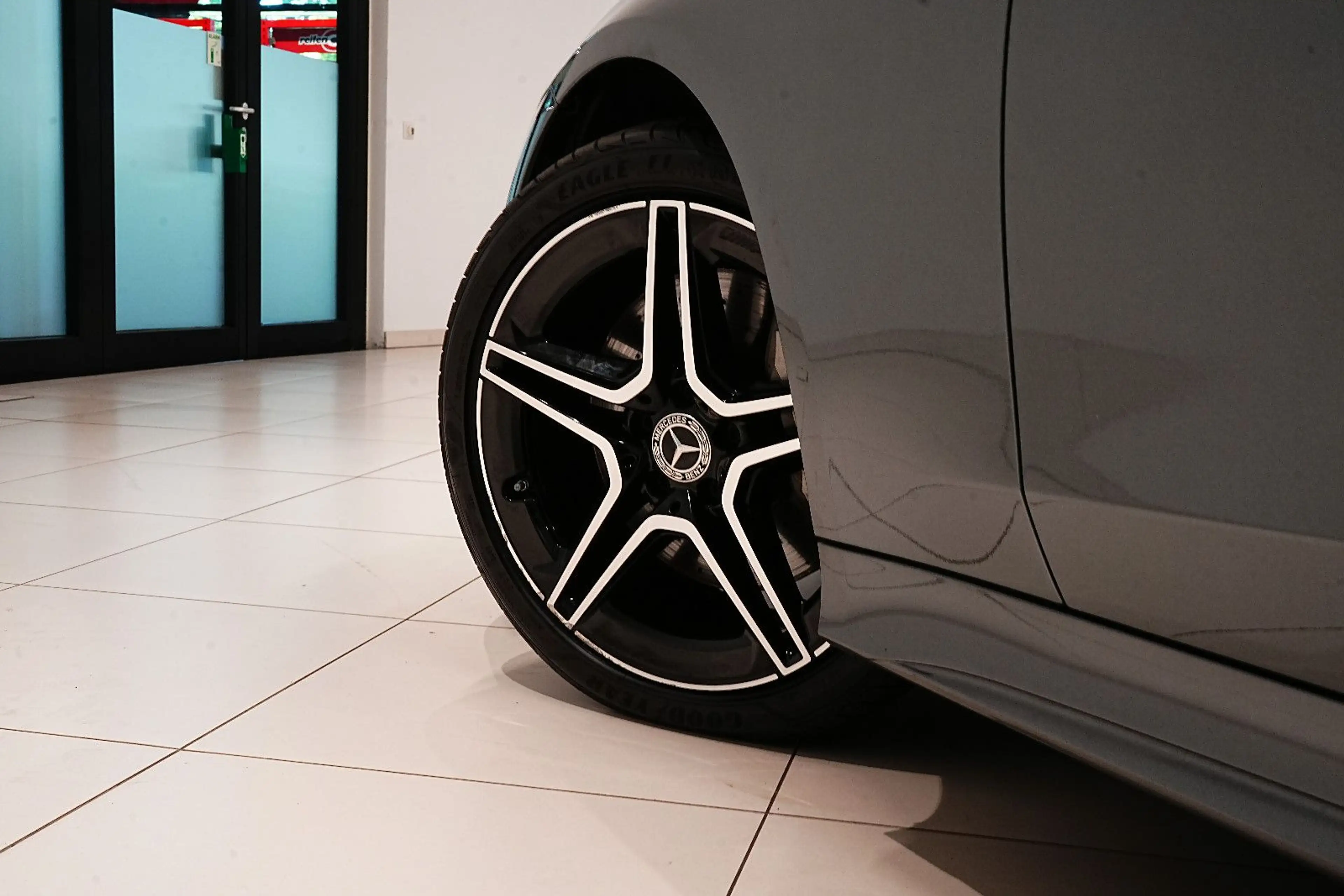 Mercedes-Benz CLS 300 d|AMG|DISTR|SCHIEBEDACH|MEMO|360°|BURMES| — photo 13