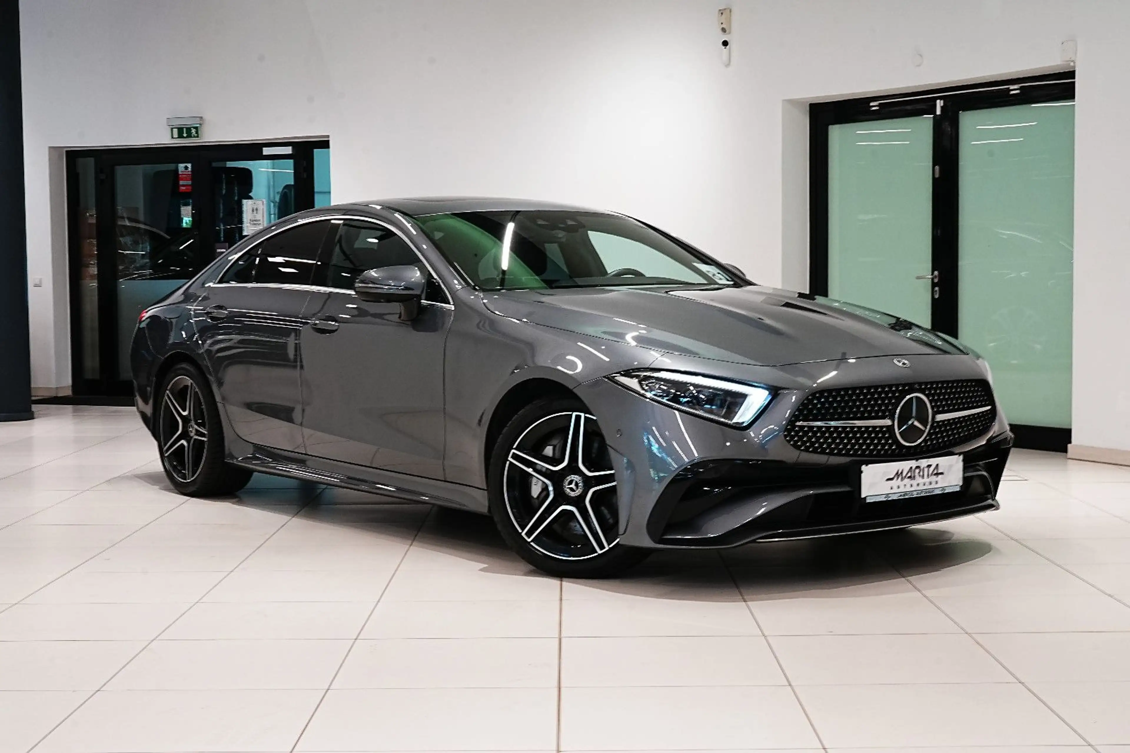 Mercedes-Benz CLS 300 d|AMG|DISTR|SCHIEBEDACH|MEMO|360°|BURMES|