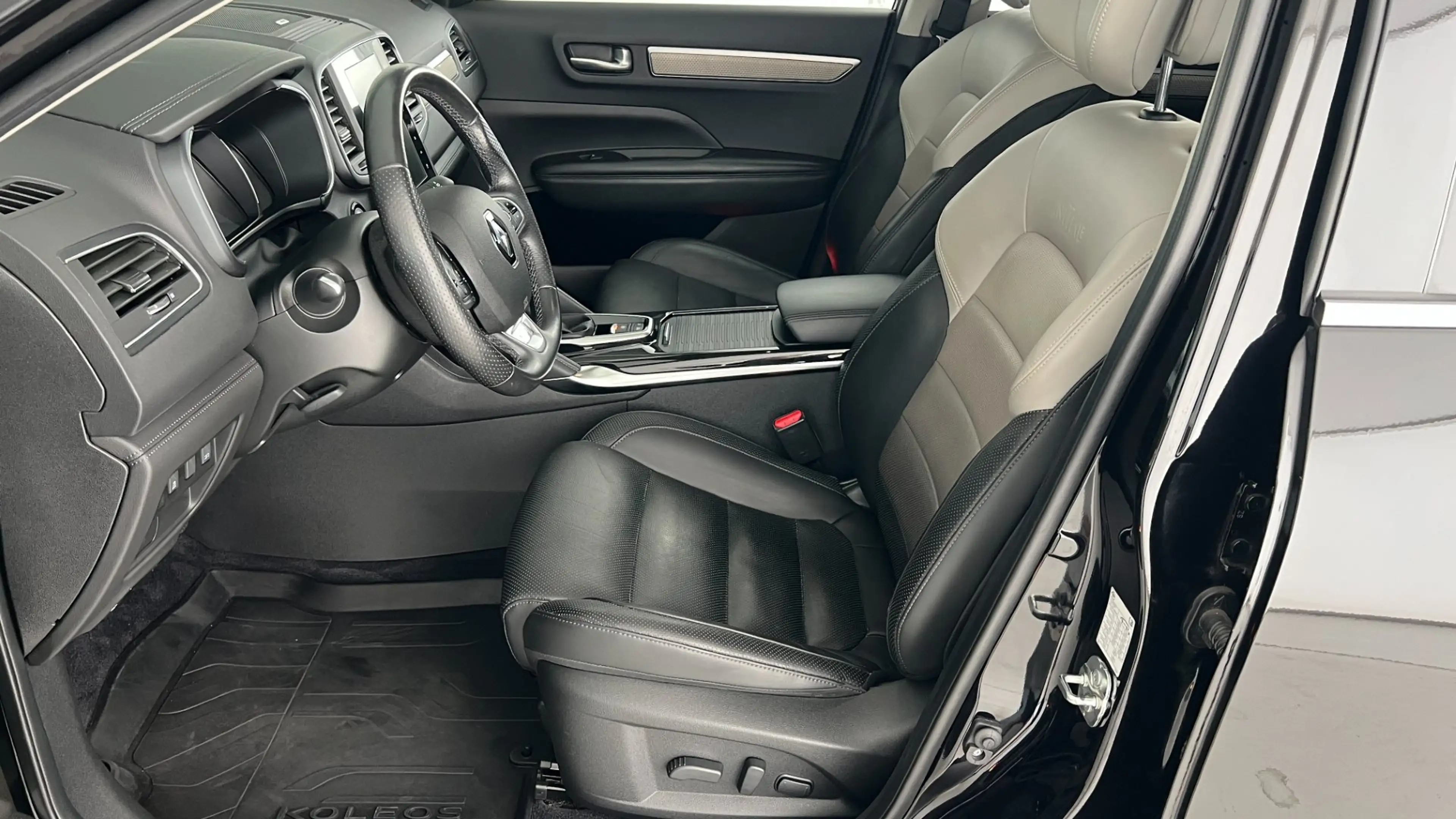 Renault Koleos dCi 175 4WD Initiale X-Tronic — photo 12