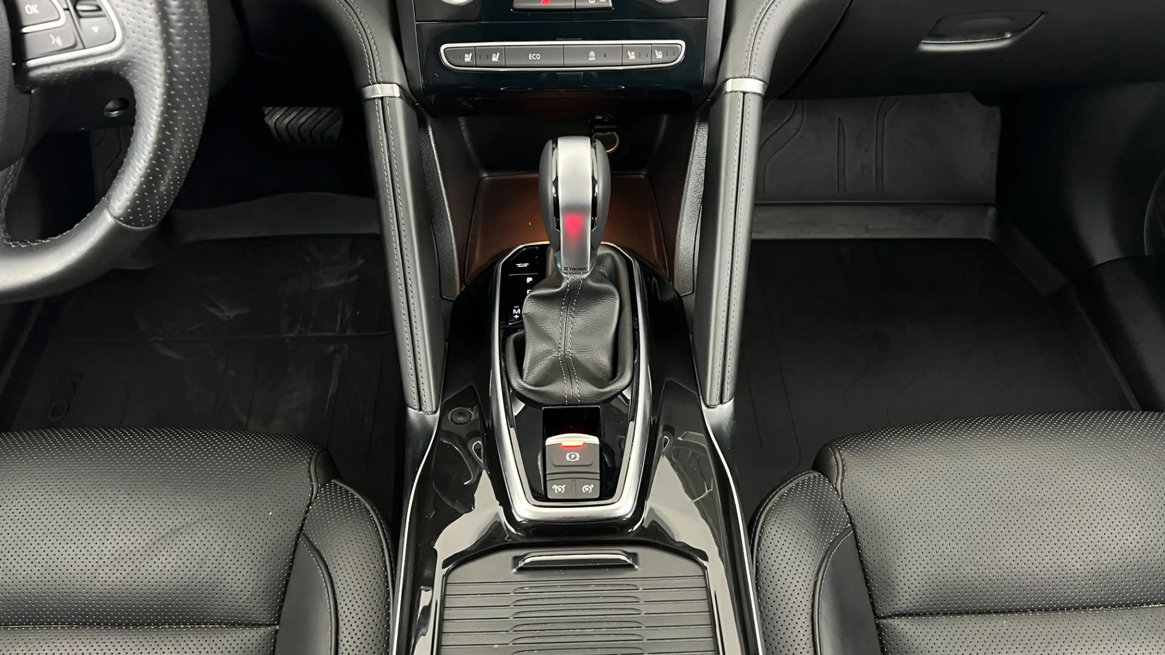 Renault Koleos dCi 175 4WD Initiale X-Tronic — photo 10