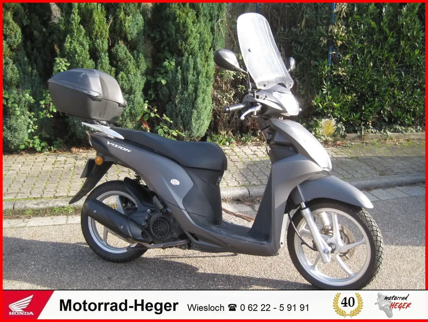 Honda Vision 110 - mit Topcase und Windschild Gris - 1
