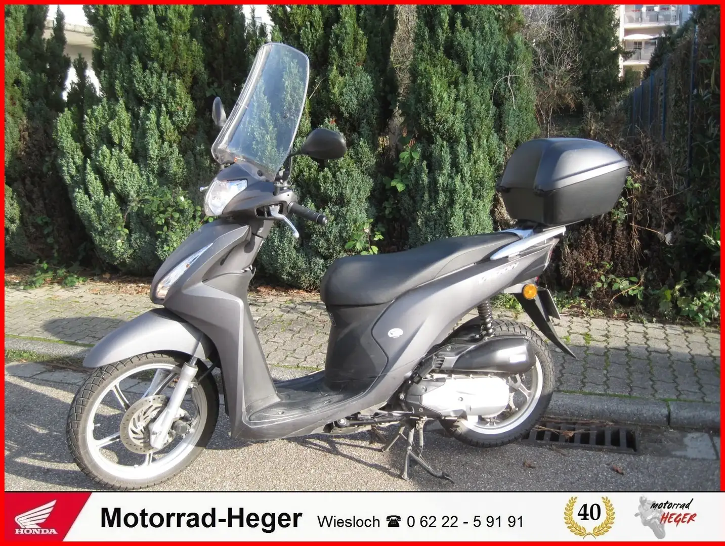 Honda Vision 110 - mit Topcase und Windschild Gris - 2