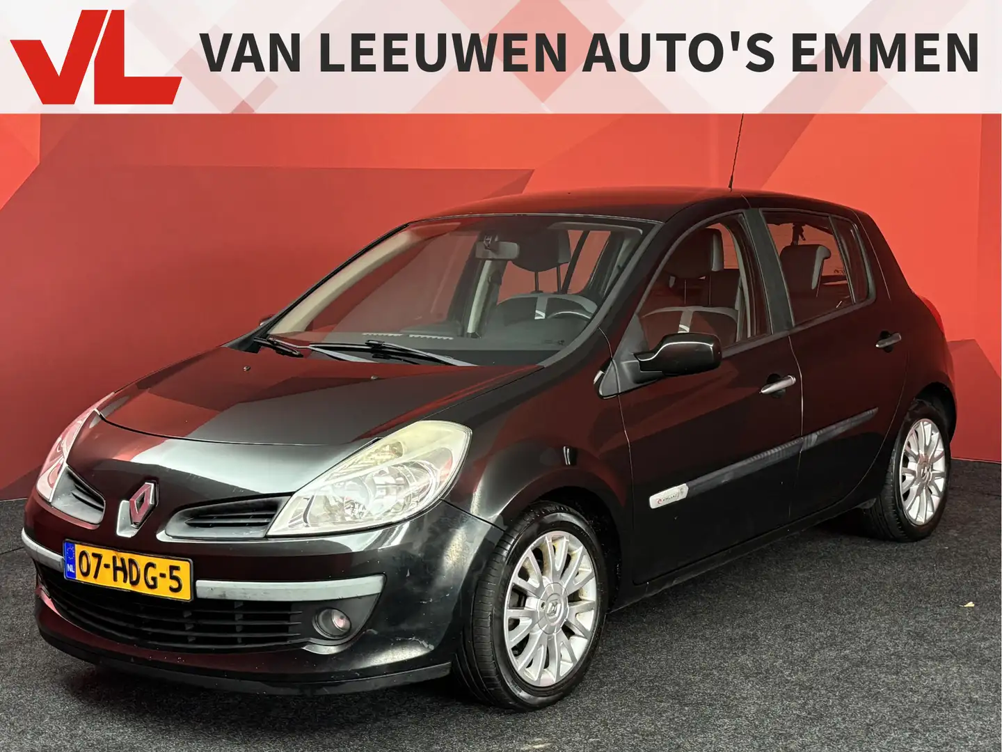 Renault Clio 1.2 TCE Special Rip Curl | APK 08-04-2027 | Airco Zwart - 1